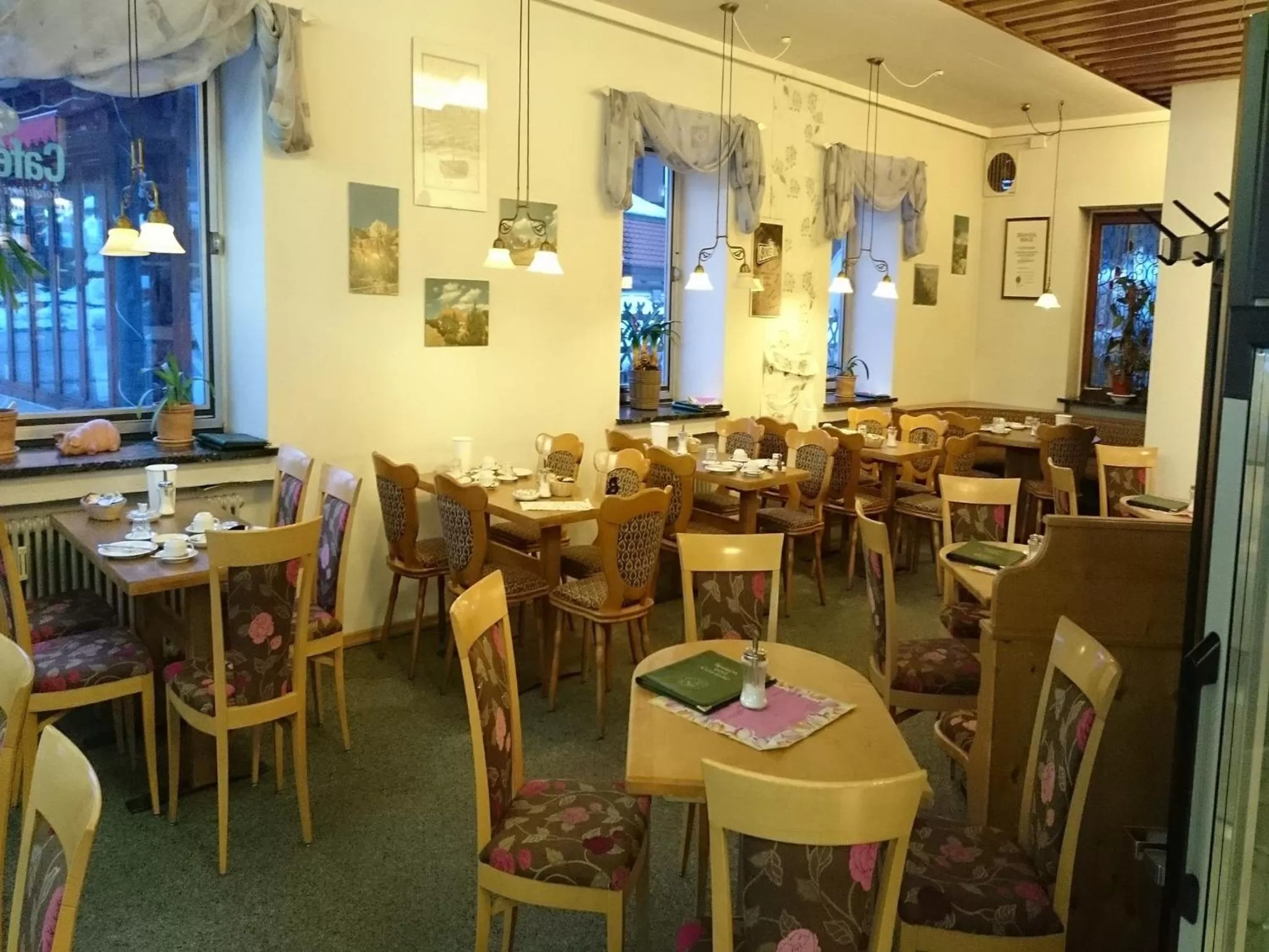 Restaurant/Places to Eat in Gästehaus Café Heck Titisee
