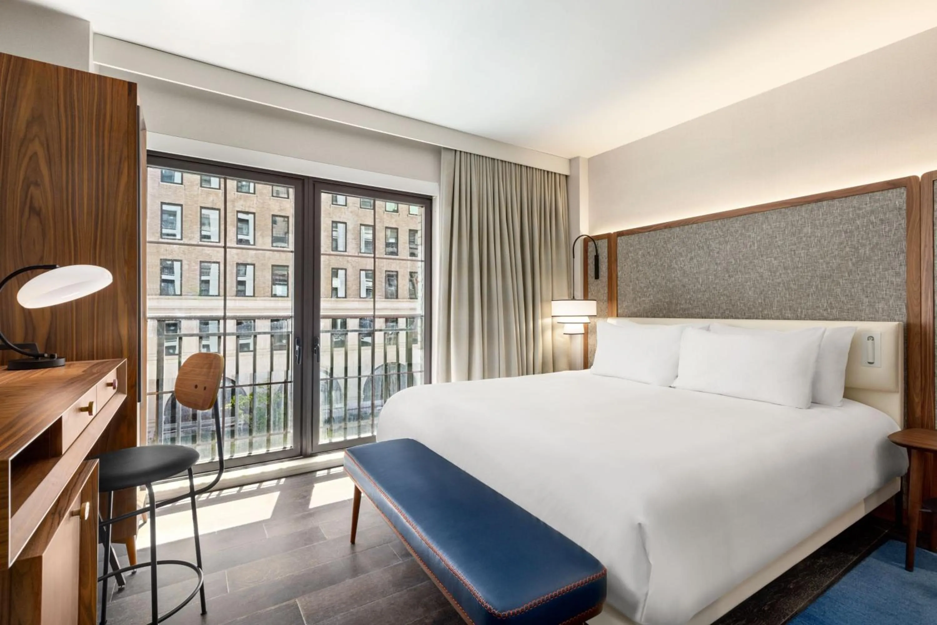 Photo of the whole room, Bed in Le Meridien New York, Fifth Avenue