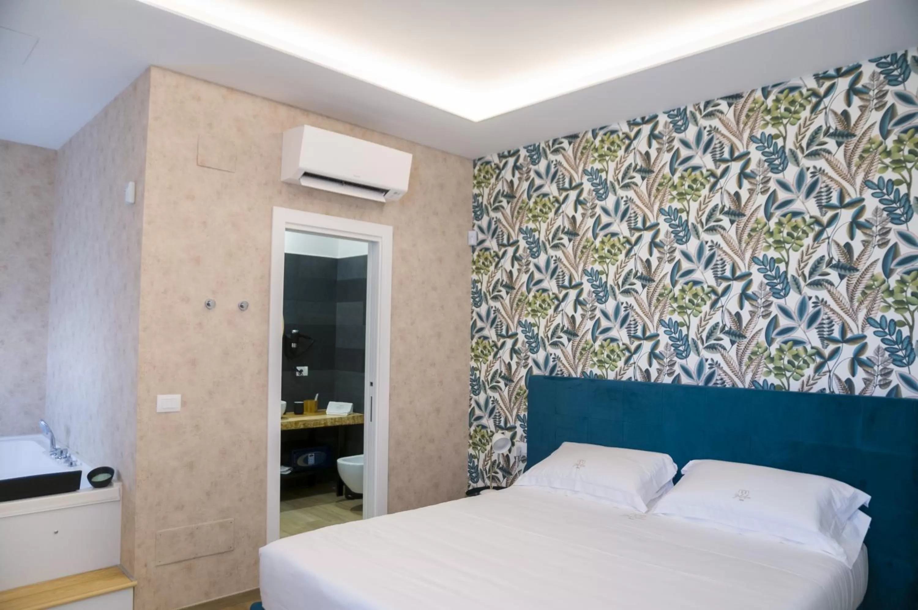 Bed in Galileo Suite