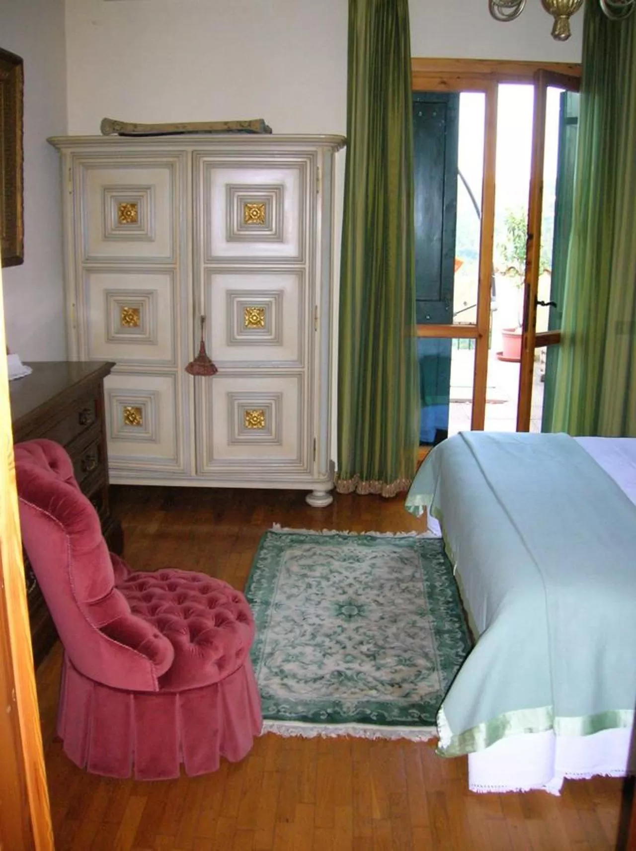 Photo of the whole room, Bed in B&B Il Suono del Bosco