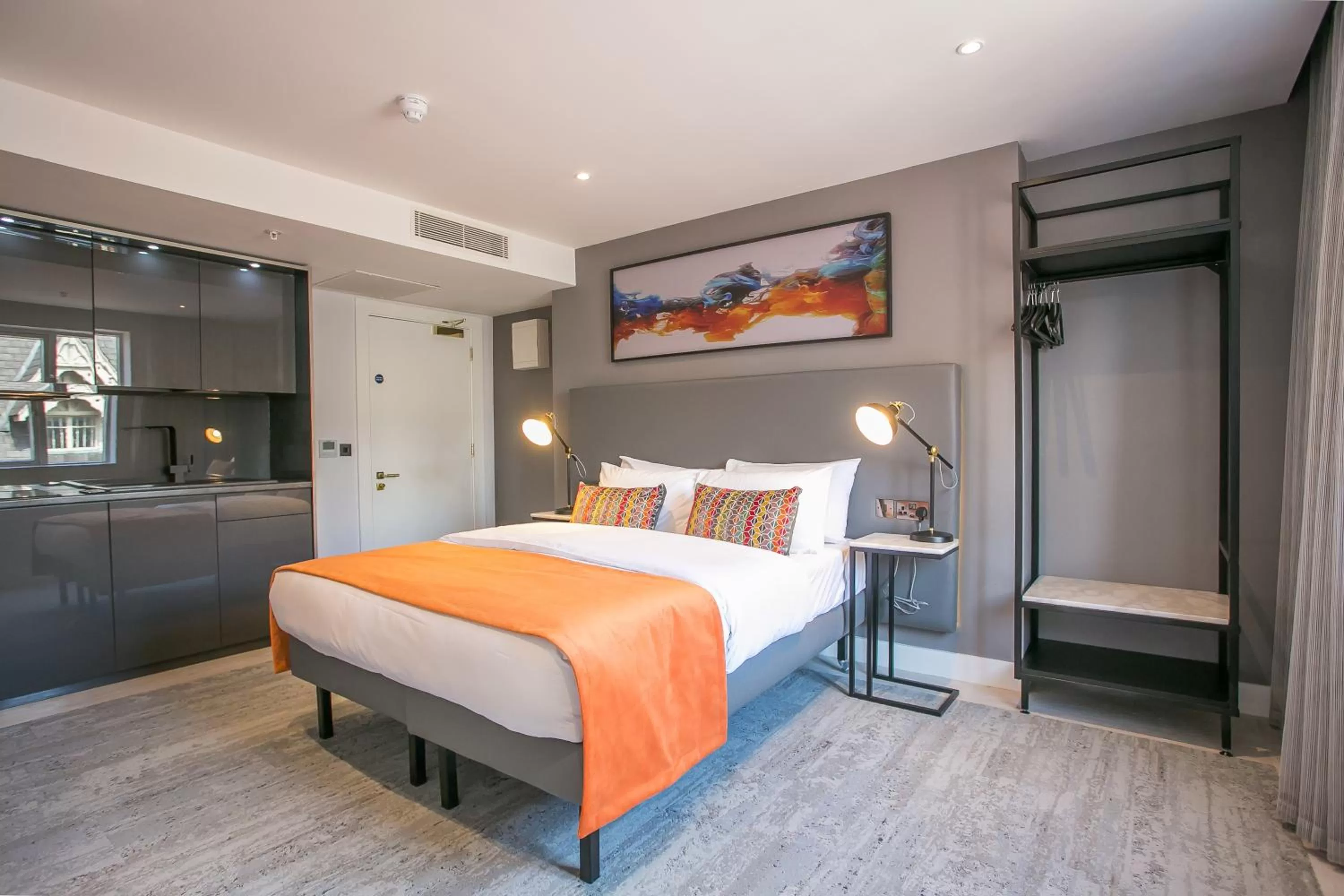 Bed in Grafton Street Studios by City Break Apartments