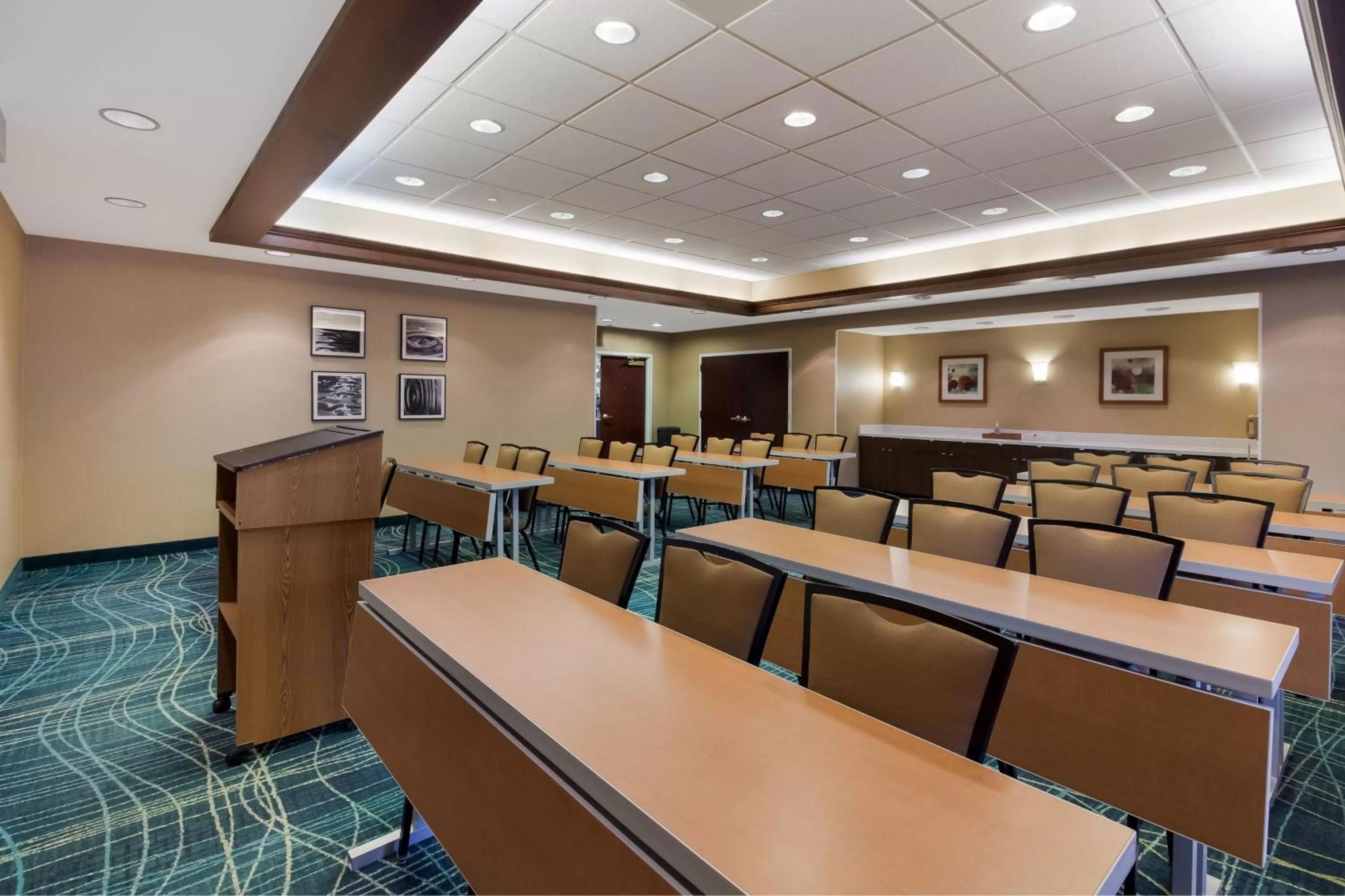 Meeting/conference room in SpringHill Suites by Marriott Pittsburgh Washington