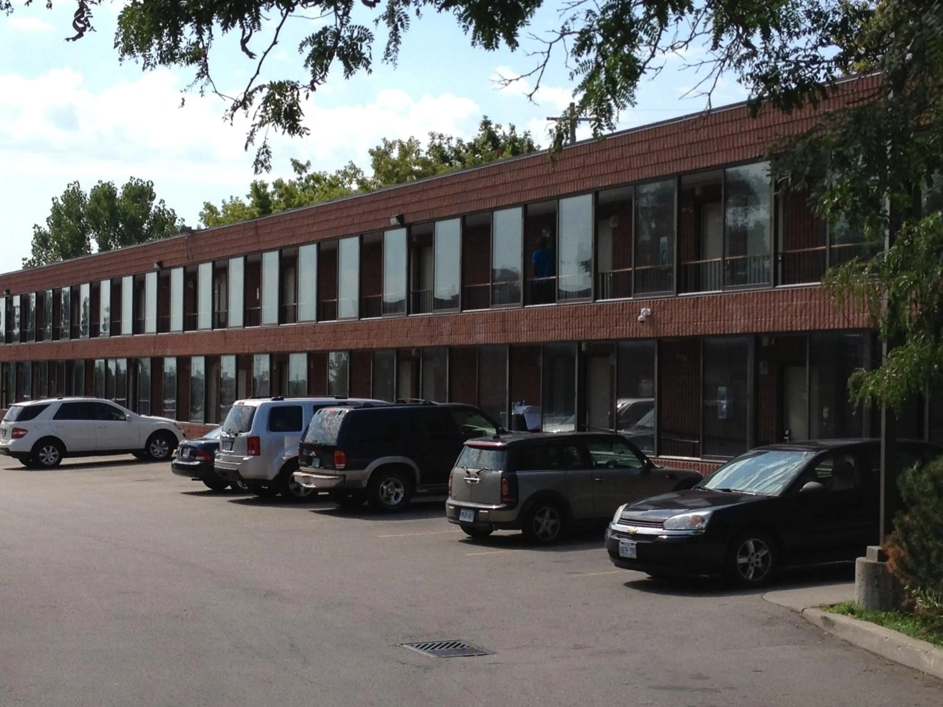 Facade/entrance in Mississauga Gate Inn