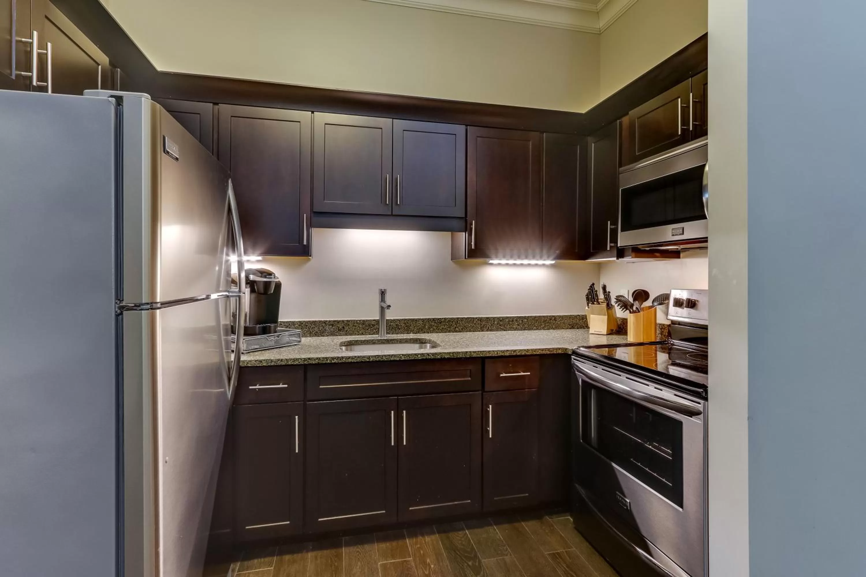 Kitchen or kitchenette in The Mantissa Hotel