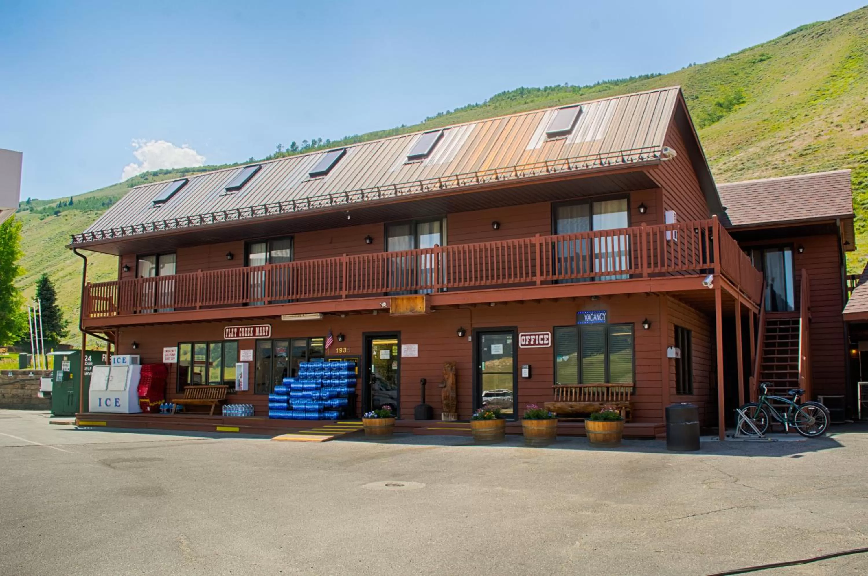 Property building in Flat Creek Inn