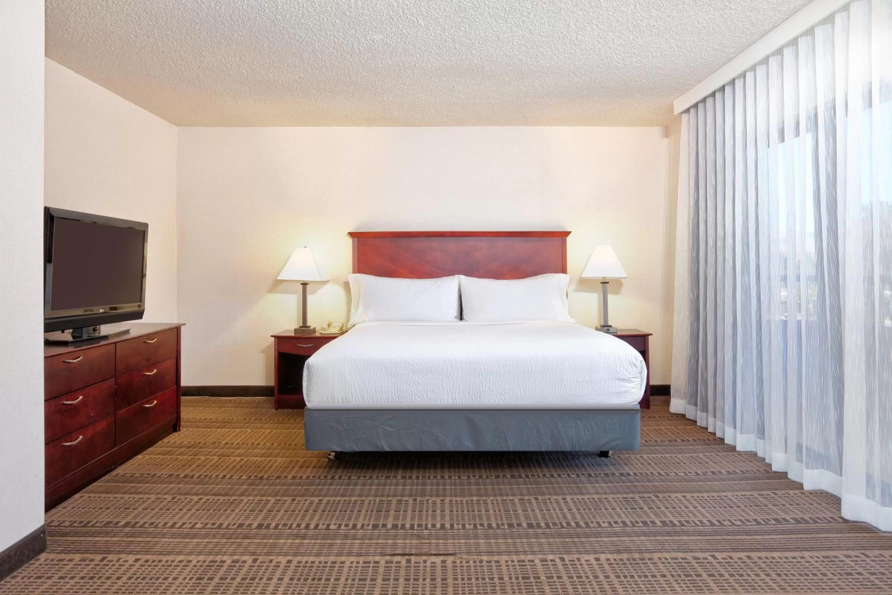 Bedroom, Bed in Holiday Inn & Suites Santa Maria by IHG