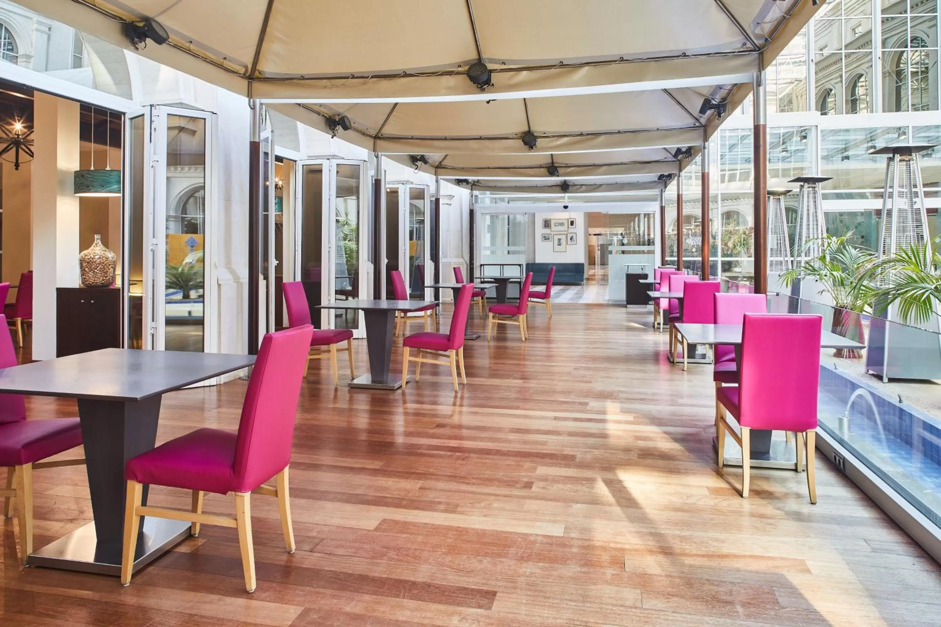 Restaurant/places to eat in Silken Al-Andalus Palace