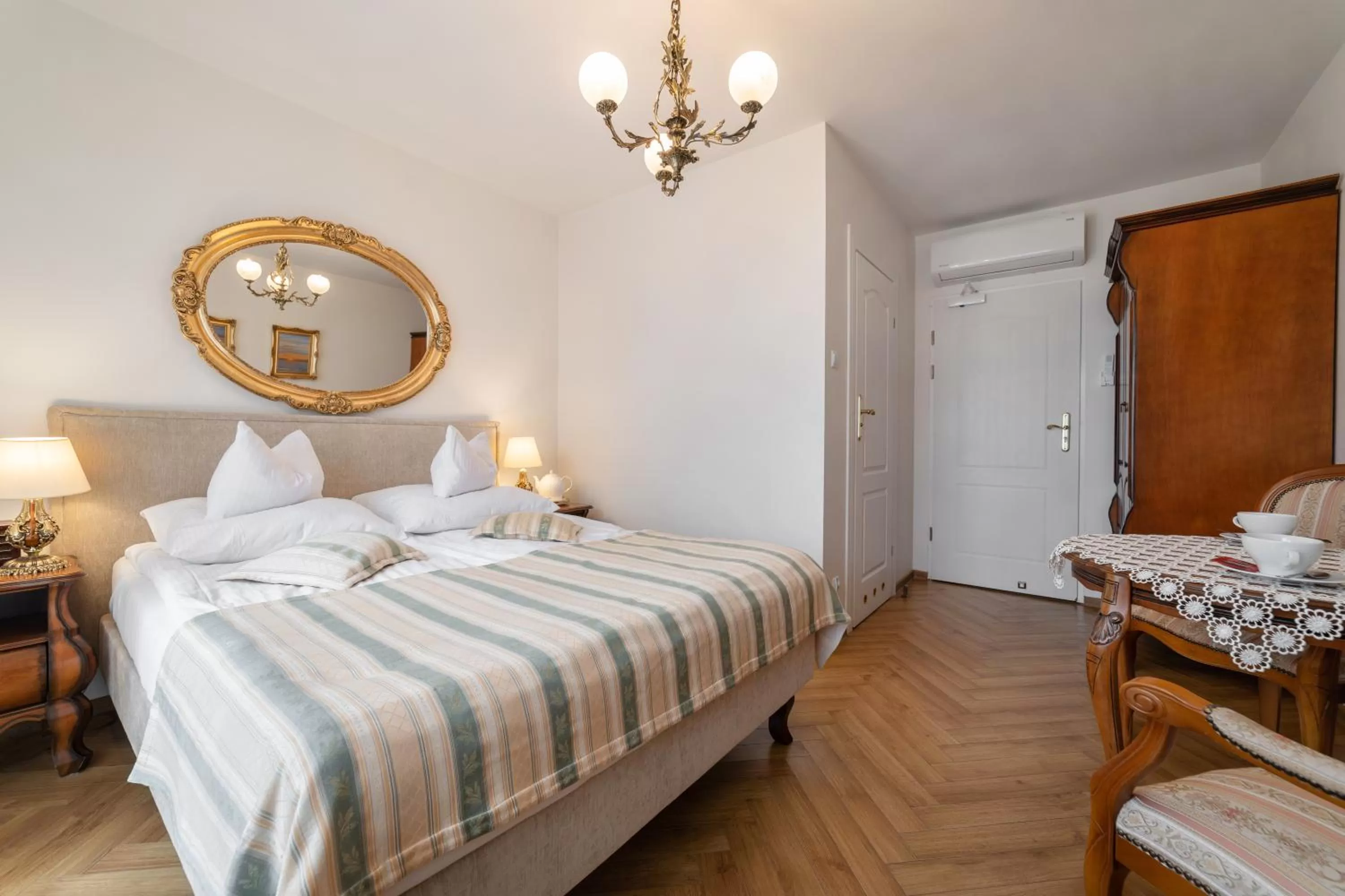 Bed in Pensjonat & Restauracja Admirał