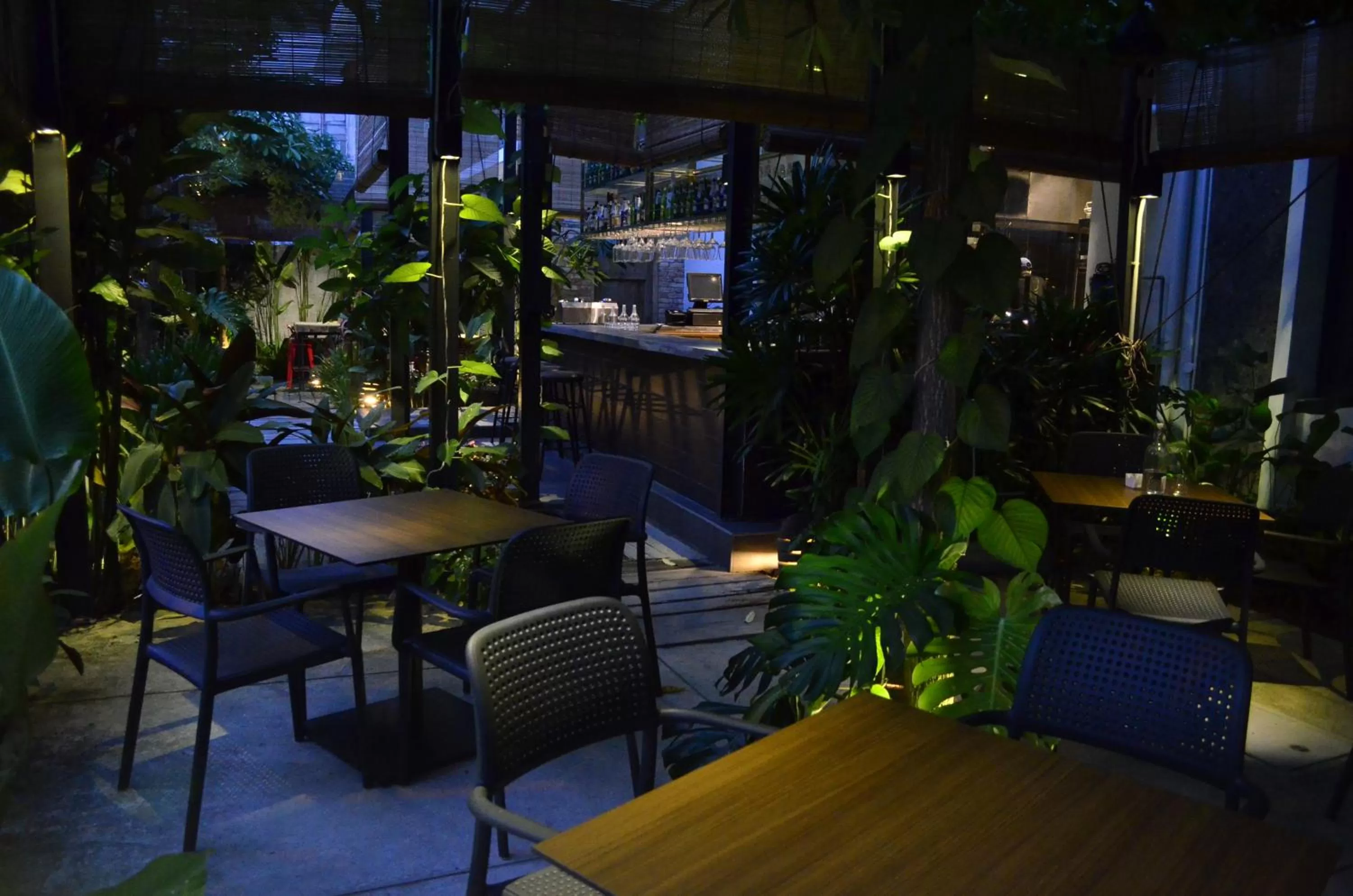 Patio in 1825 Gallery Hotel