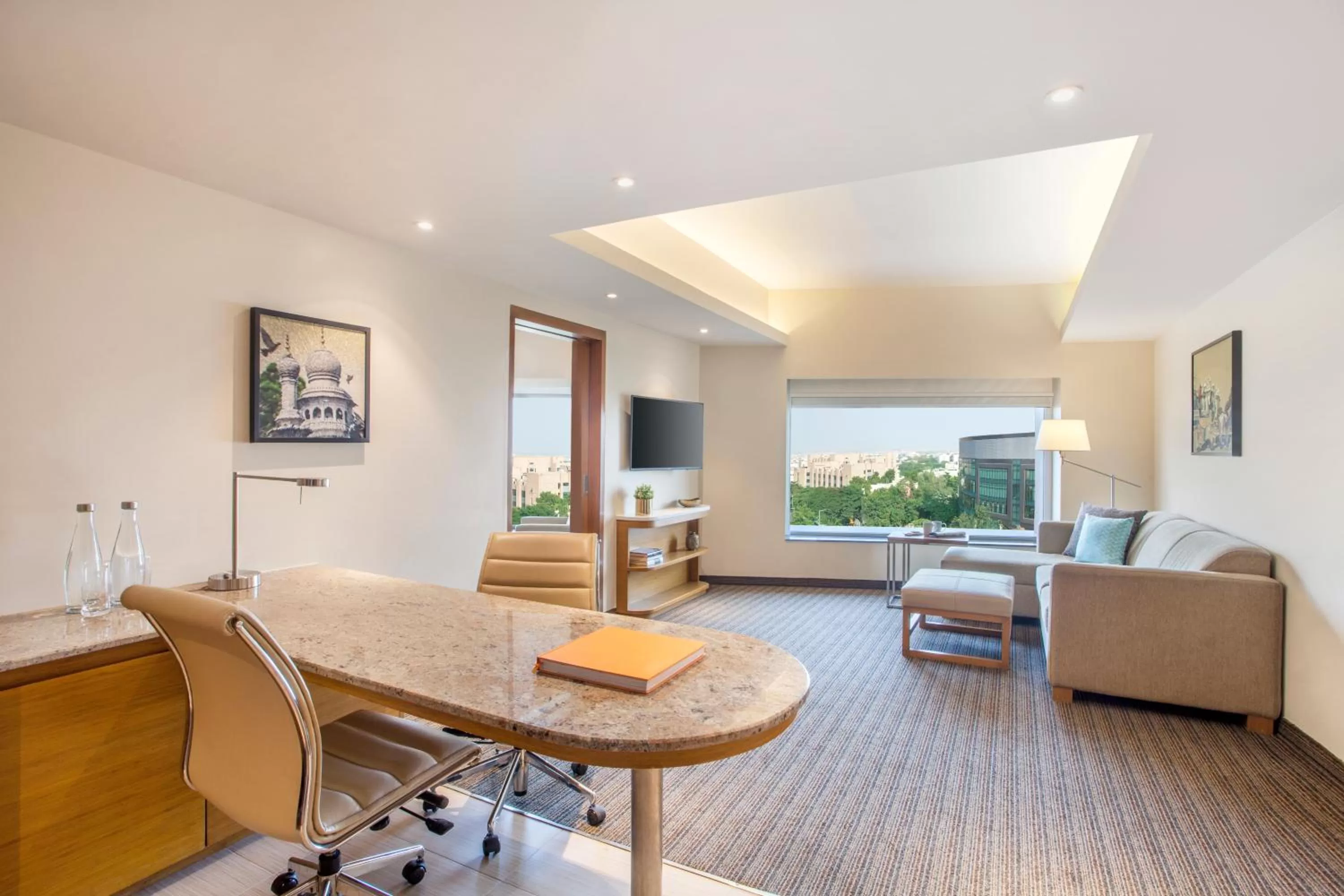 TV and multimedia in Hyatt Place Hyderabad Banjara Hills