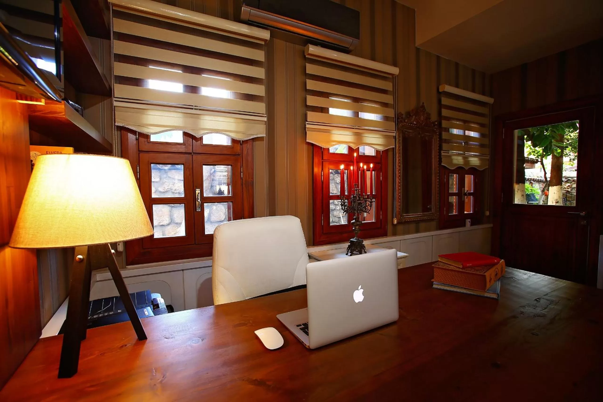 Lobby or reception in Mia Hotel