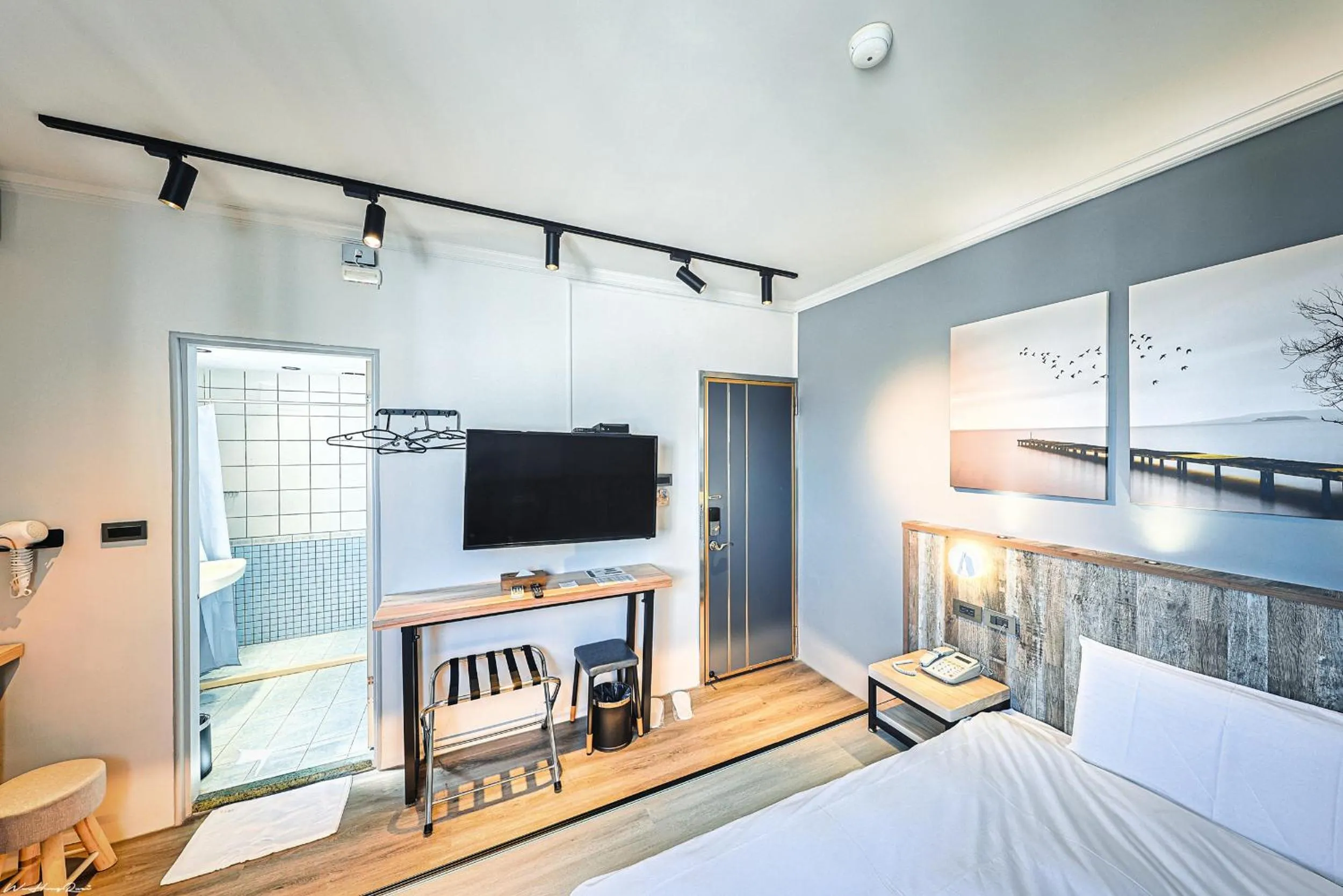 Bed in 亞馨文旅 近東大門夜市 有免費停車場 可自助入住