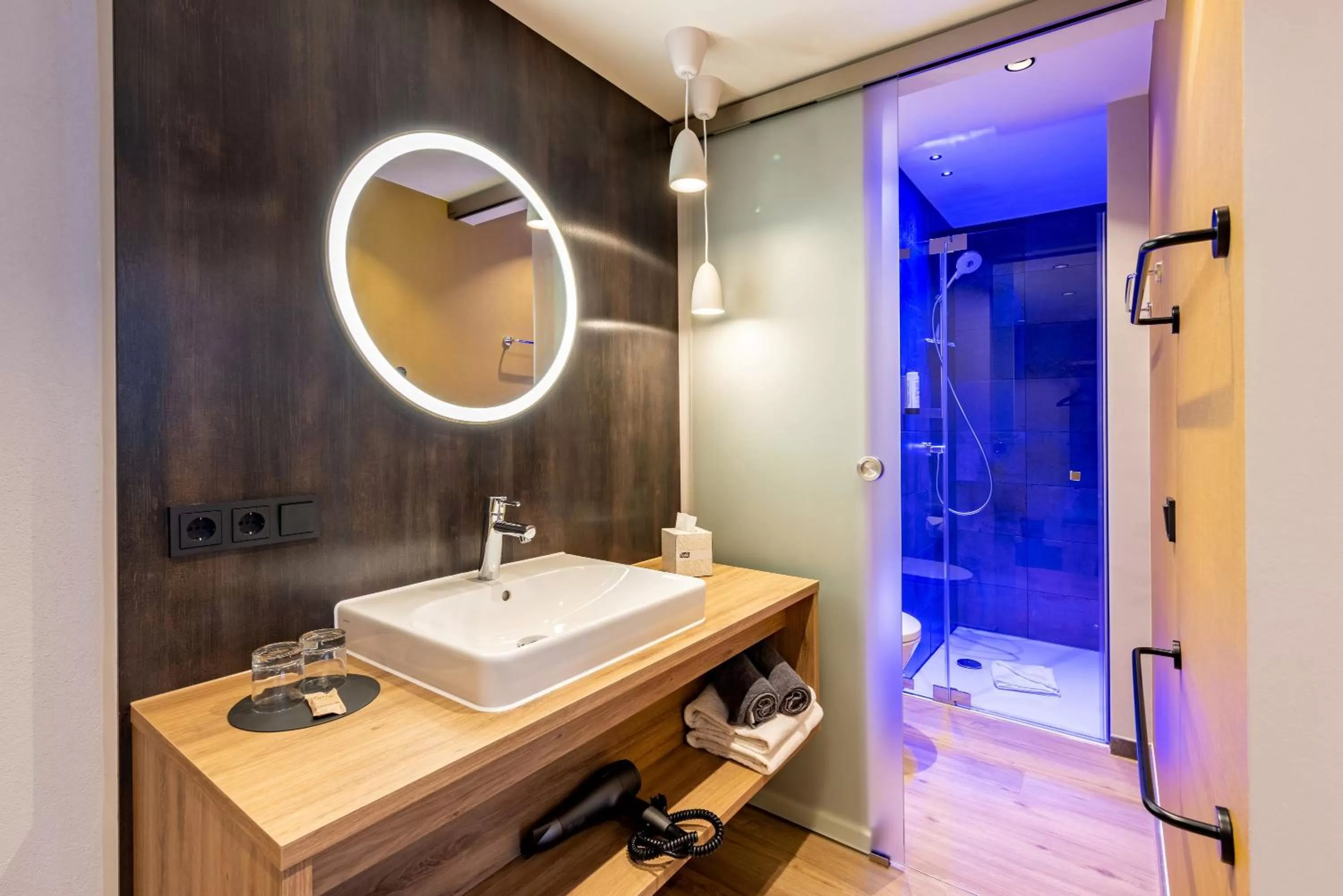 Bathroom in BOLLWERK Lifestyle Hotel, automatisiertes Hotel mit Self Check In