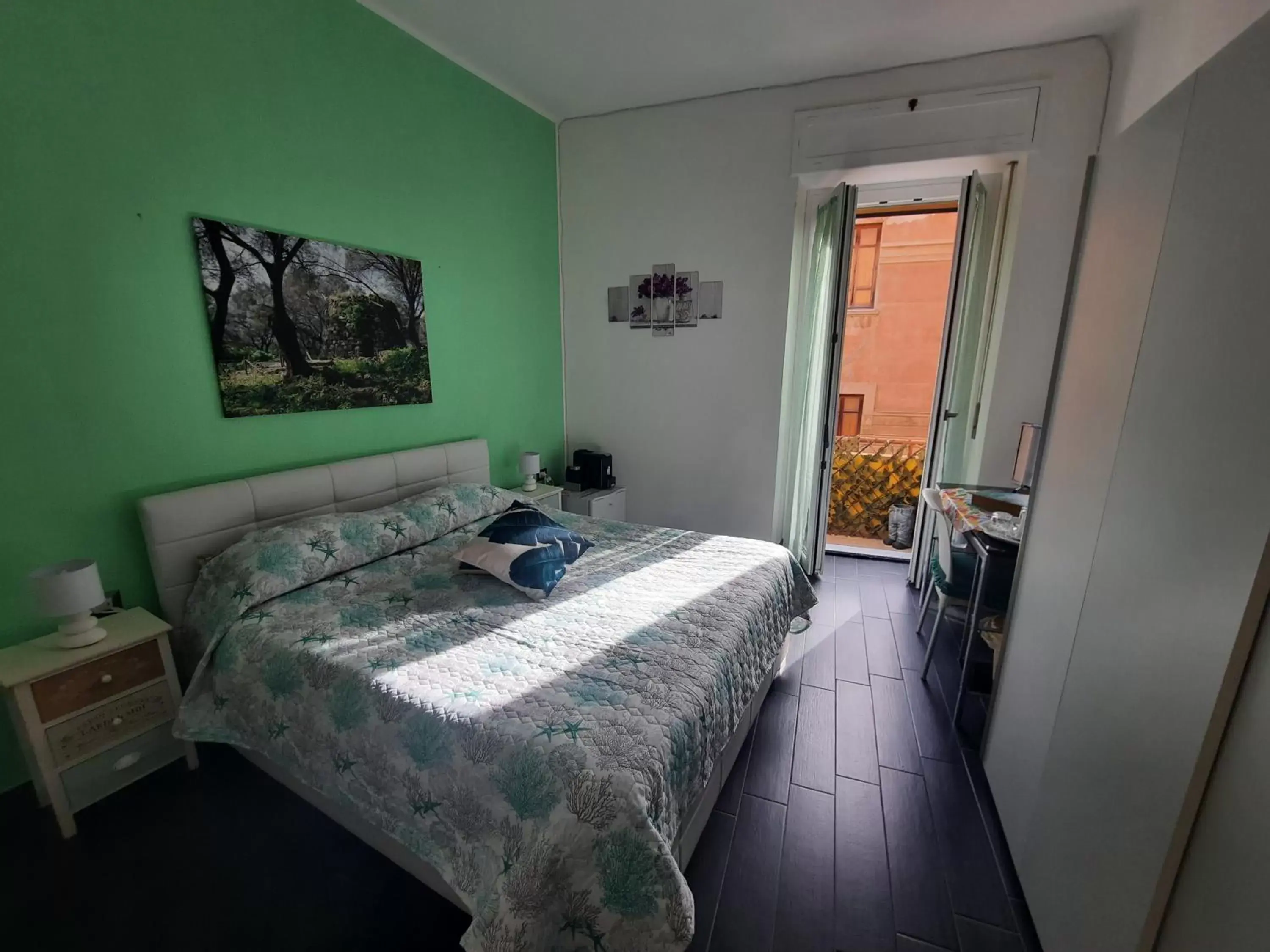 Double Room with Balcony - single occupancy in Affittacamere Sa Pardula Double Room with Balcony - single occupancy in Affittacamere Sa Pardula