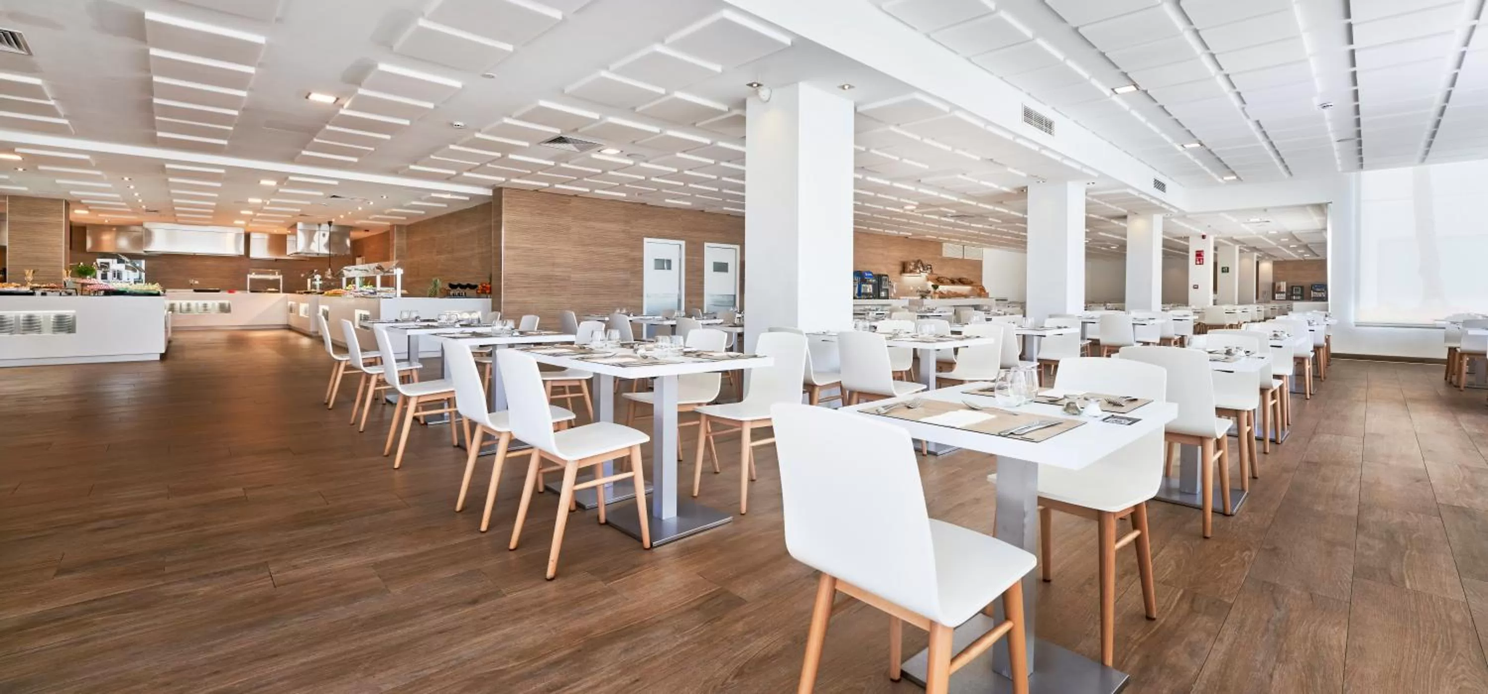 Dining area in Globales Mimosa