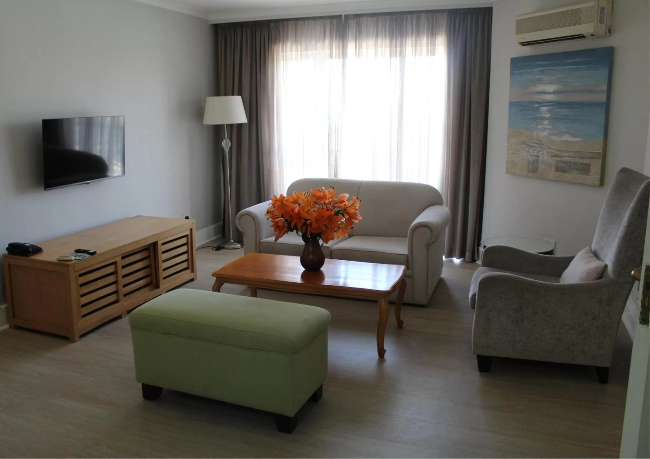 Living room in The Riverside Hotel