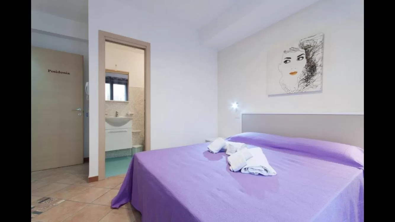 Bathroom, Bed in Verdirooms158