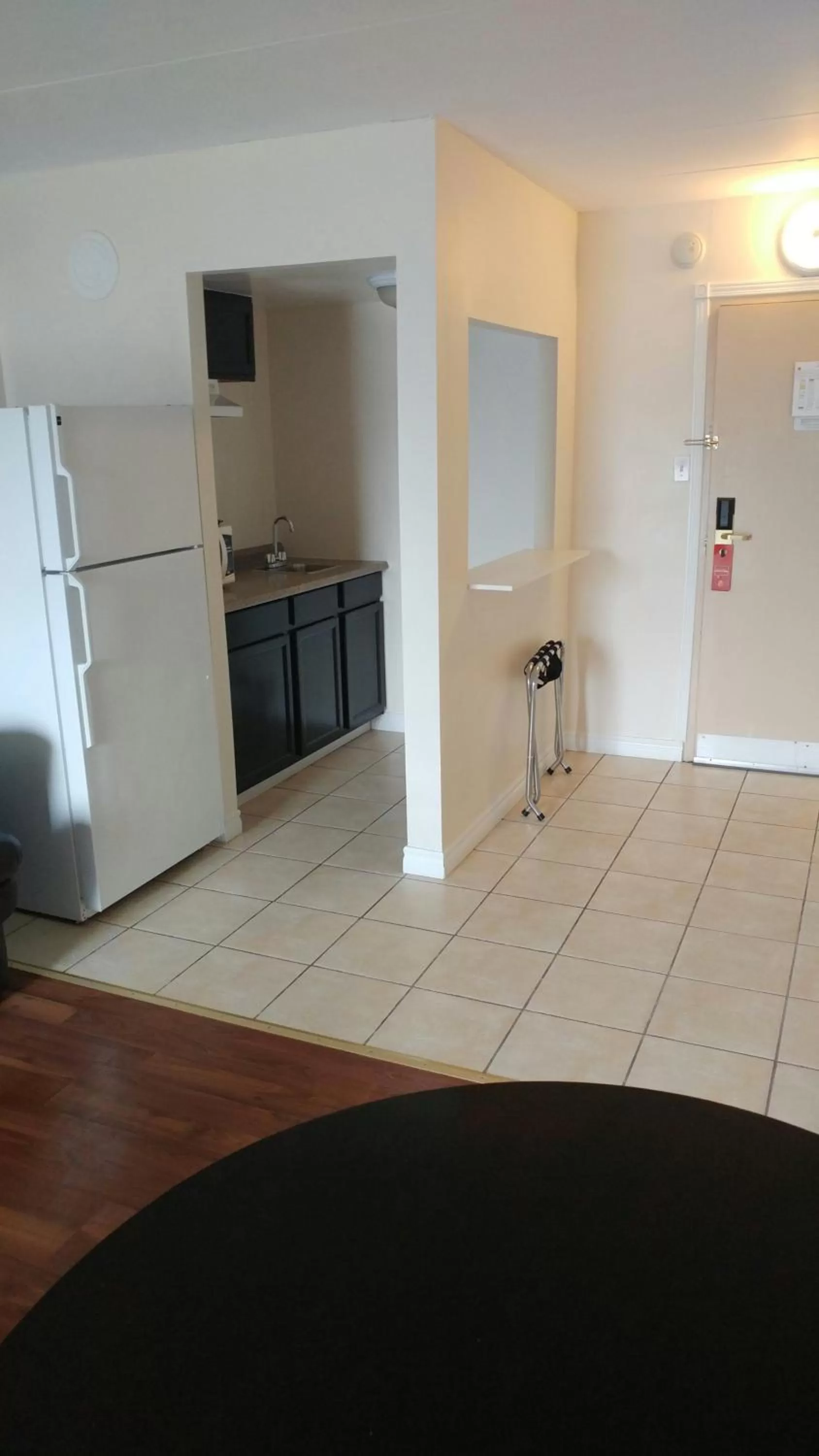 Studio Suite with Two Double Beds - Smoking in Super 8 by Wyndham Cambridge/Kitchener/Waterloo Area