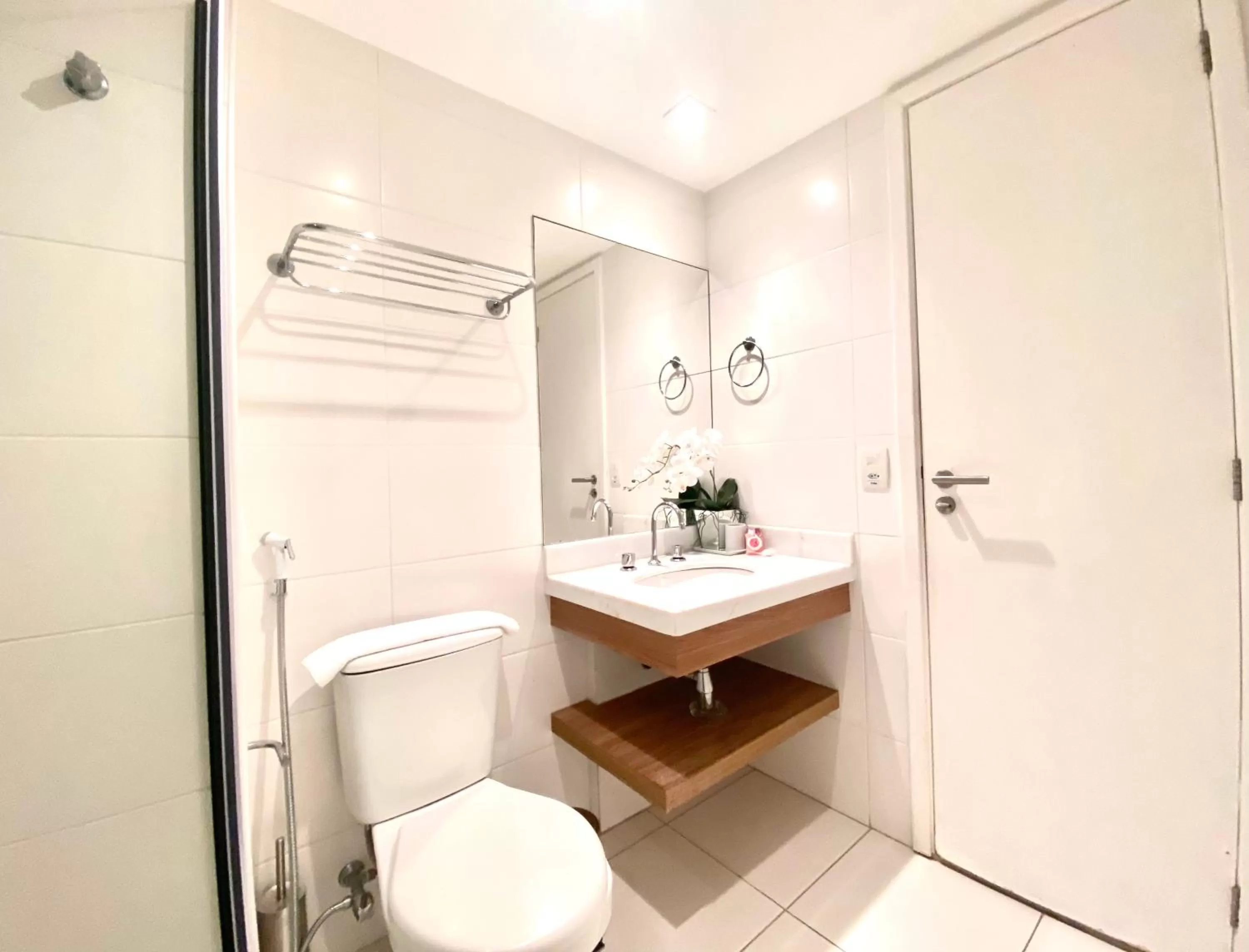 Toilet, Bathroom in Suíte & Flat Premium Rio Stay - Rio Centro