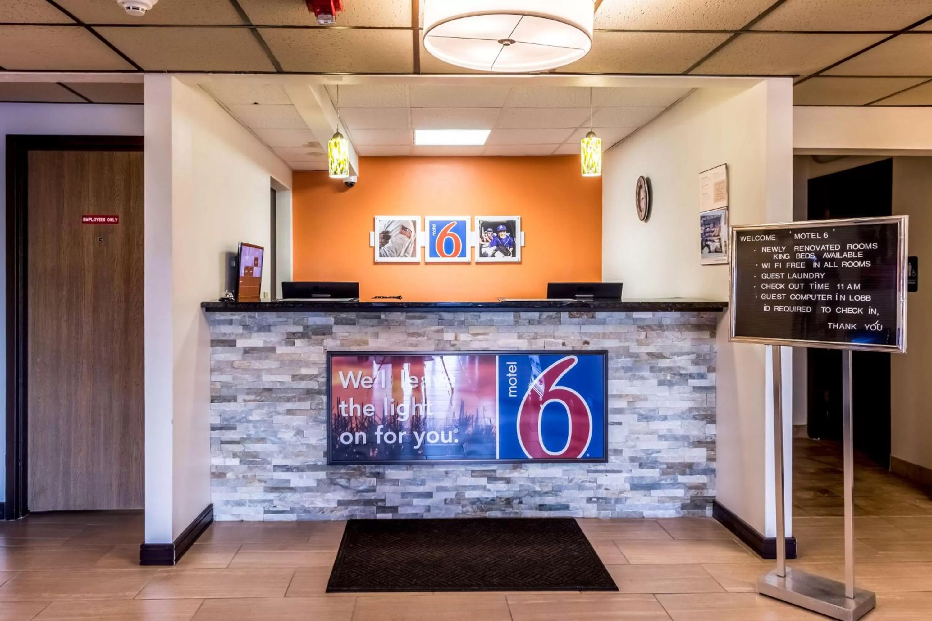 Lobby or reception in Motel 6-Springfield, OH