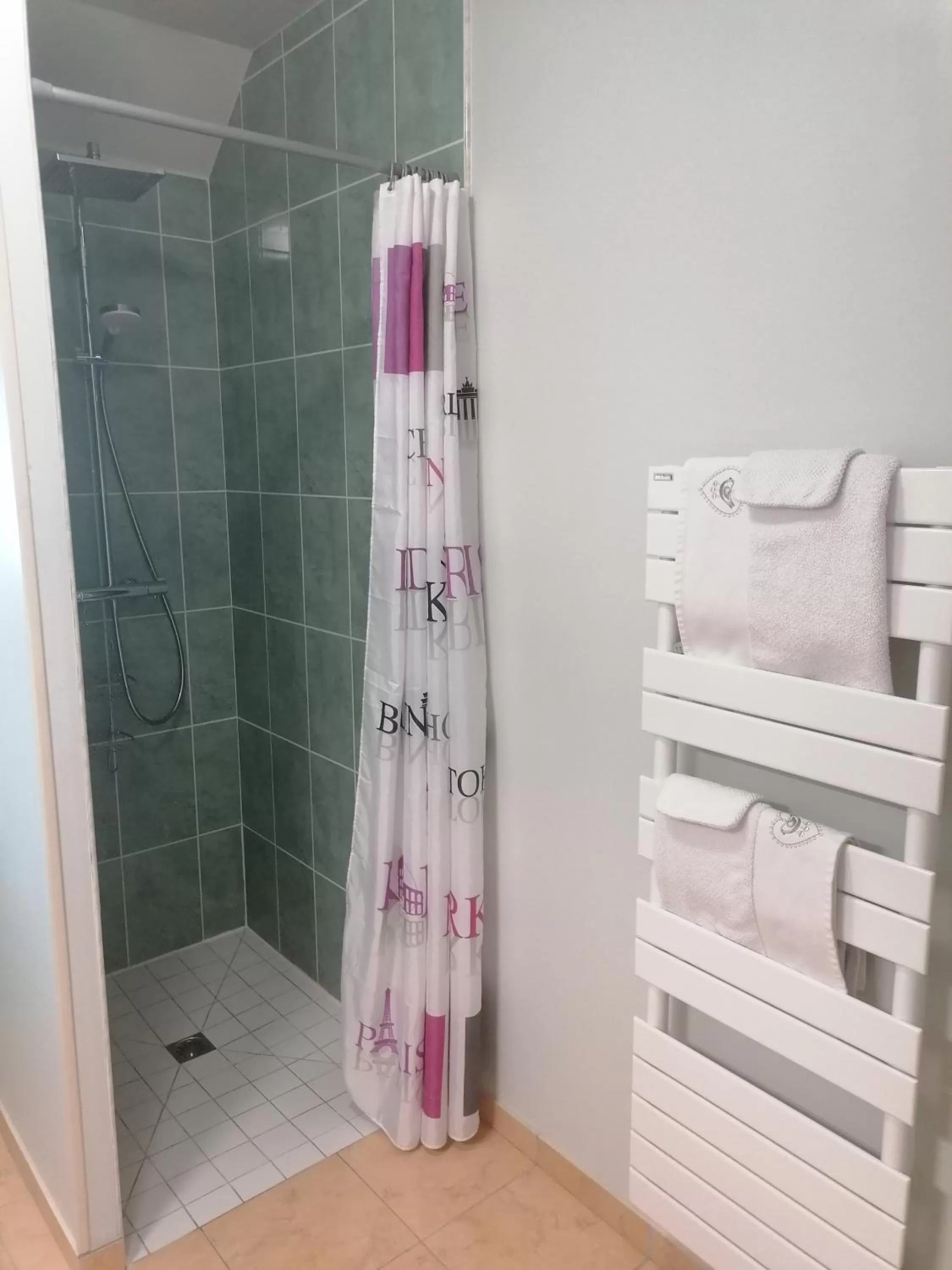 Bathroom in La Parisiere