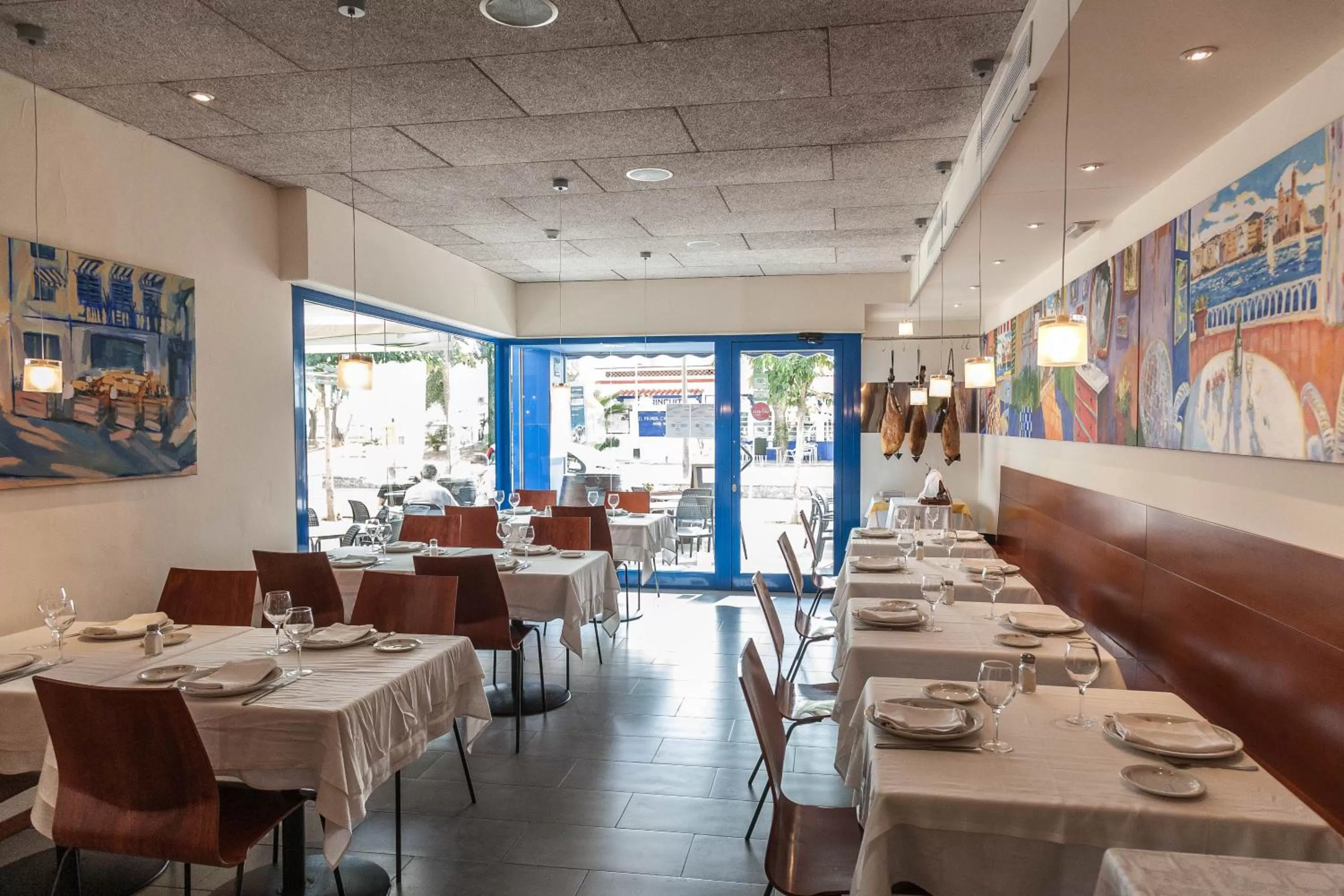 Restaurant/places to eat in Platjador