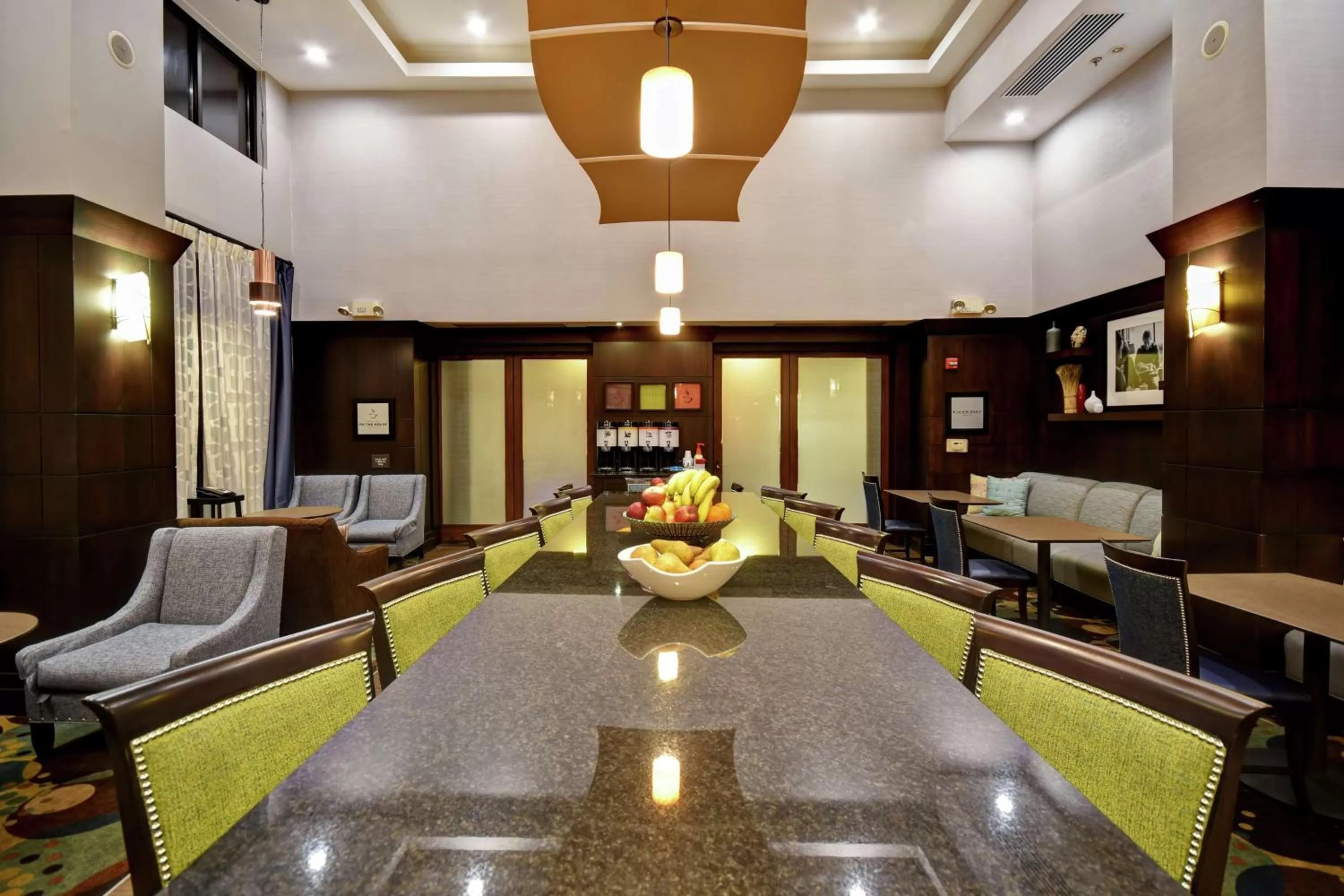Lobby or reception in Hampton Inn & Suites Detroit-Canton