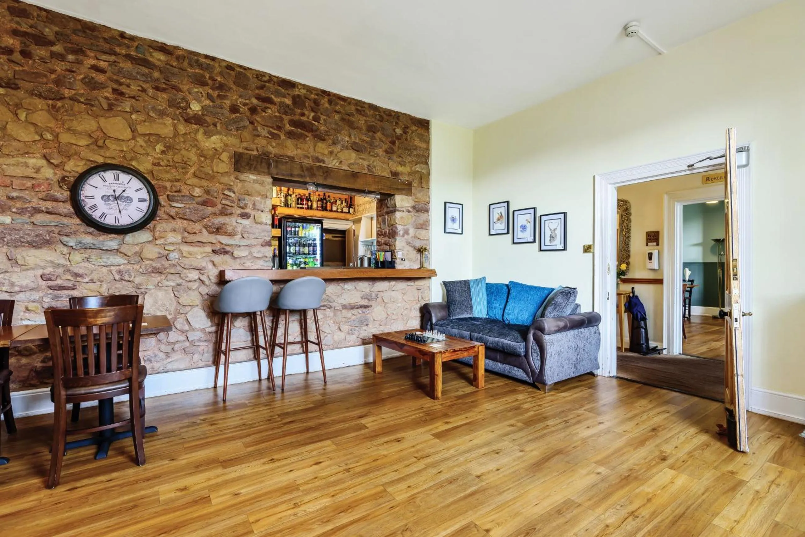 Lounge or bar in The White House Guest House