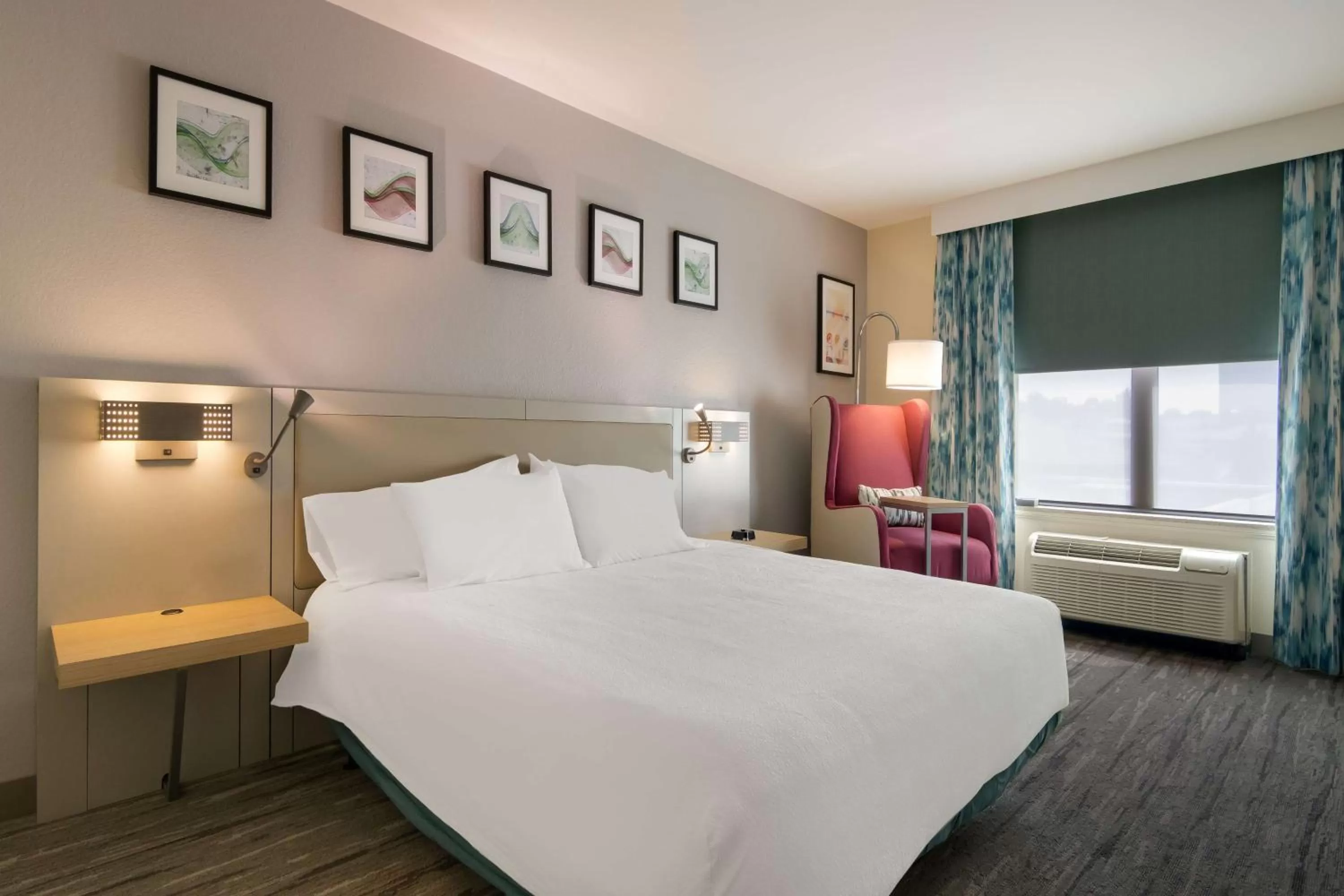 Bed in Hilton Garden Inn Madison West/Middleton