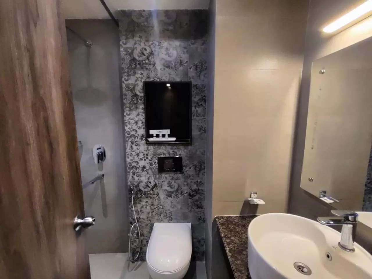 Property building, Bathroom in Hotel D SilverLeaf