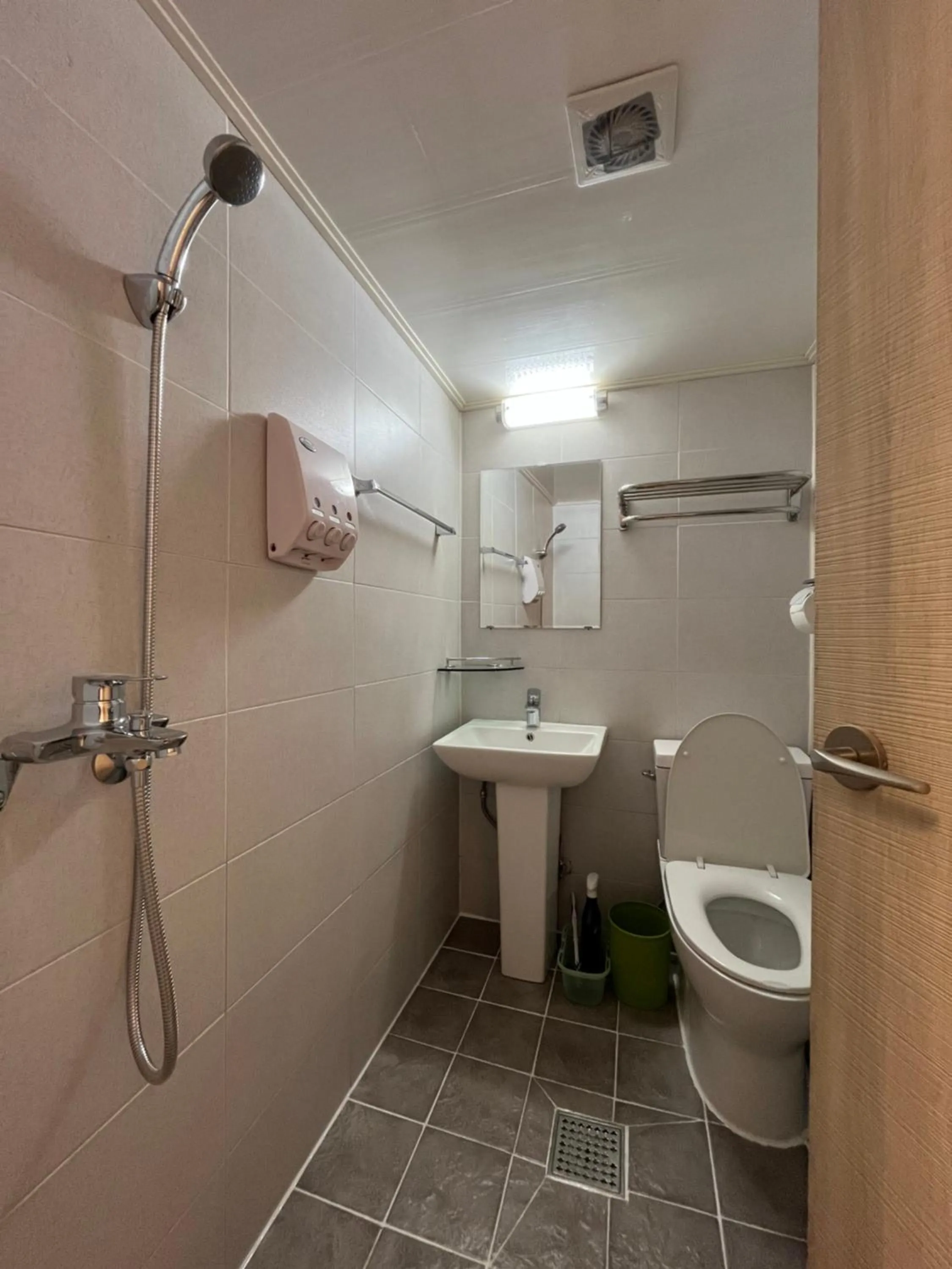 Toilet in B My Guesthouse