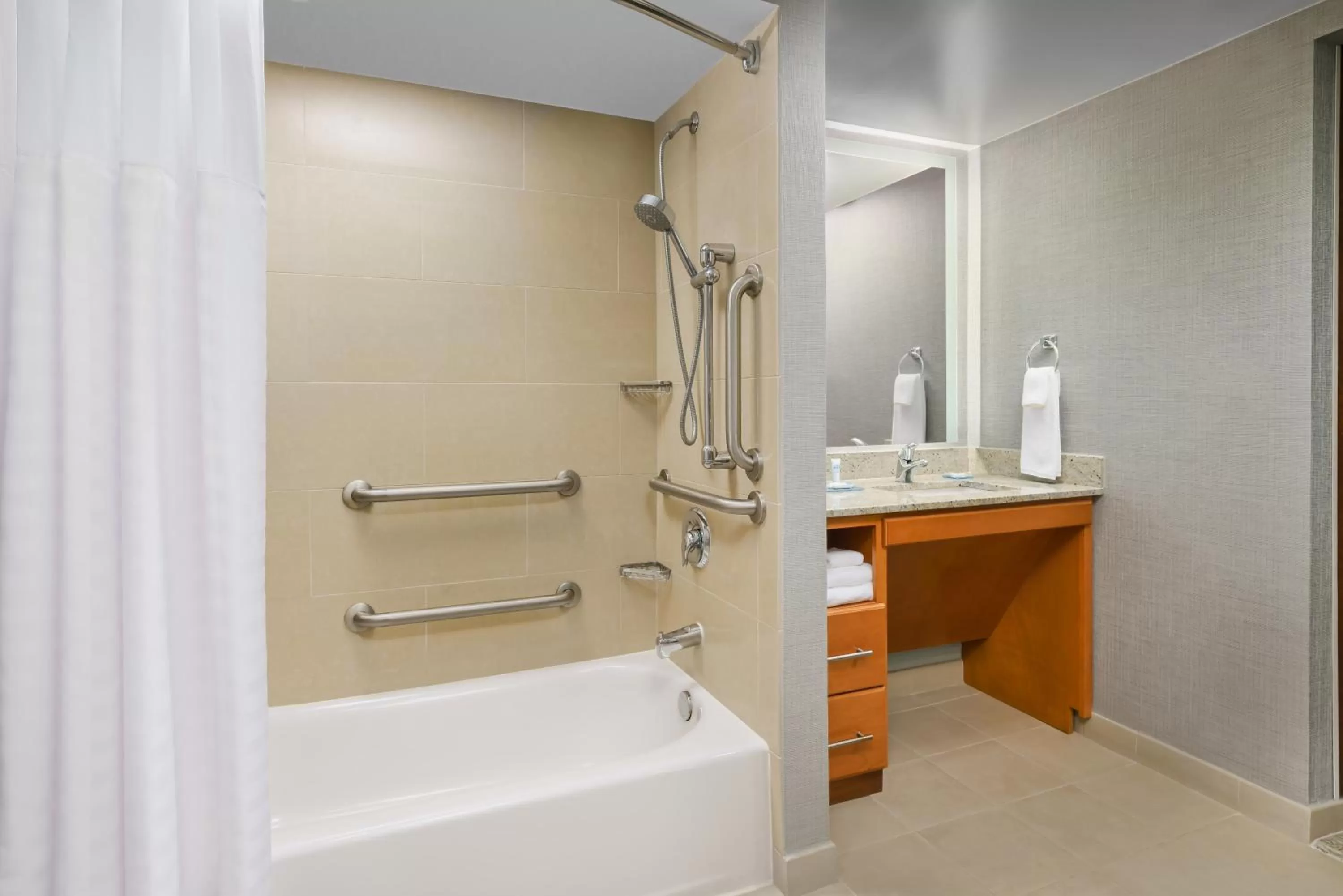 Bathroom in Hyatt House Fort Lauderdale Airport/Cruise Port
