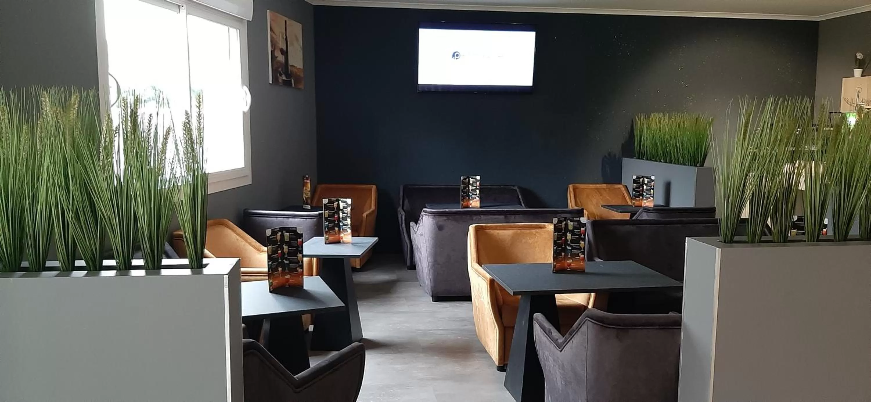 Lounge or bar in Hotel Martinez Grenay