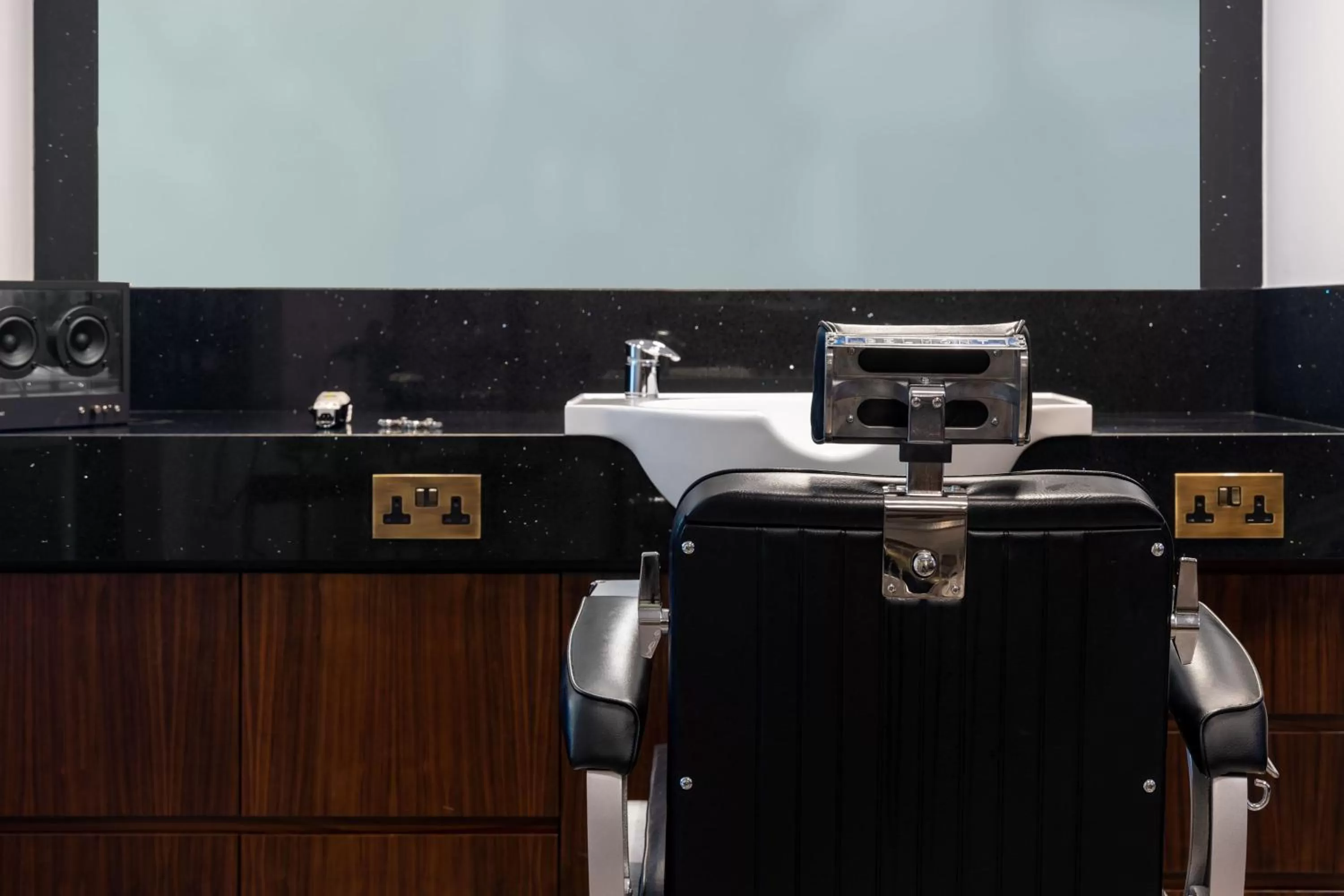 Lounge or bar in Parklane, a Luxury Collection Resort & Spa, Limassol