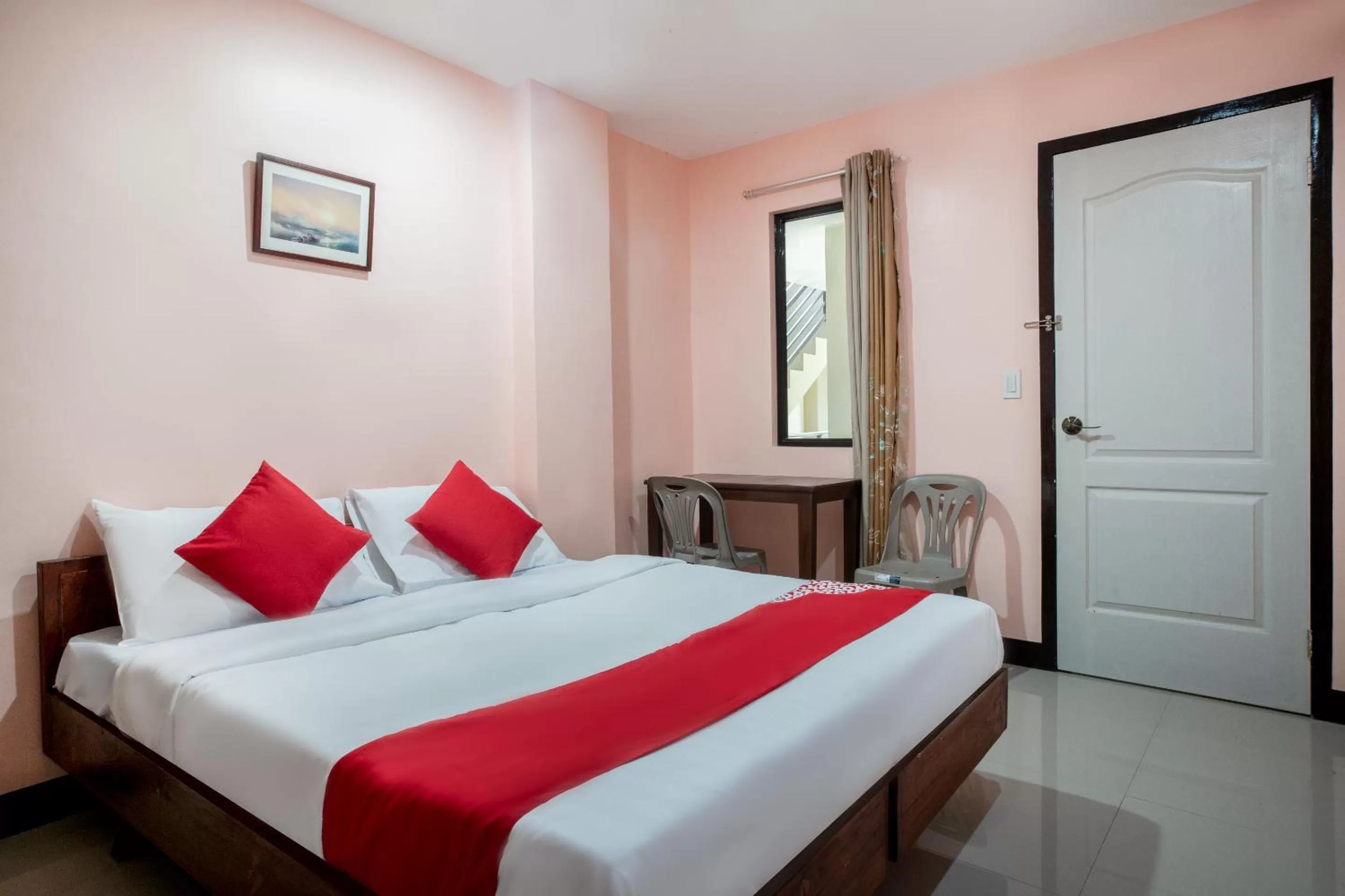 Deluxe Double Room in Super OYO 604 Chateau Cinco Dormitel