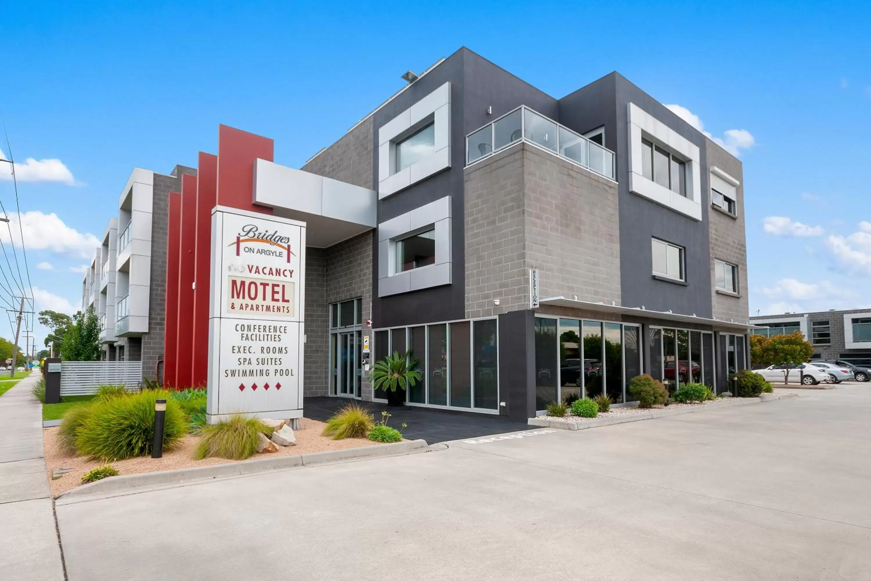 Bridges on Argyle Bridges on Argyle