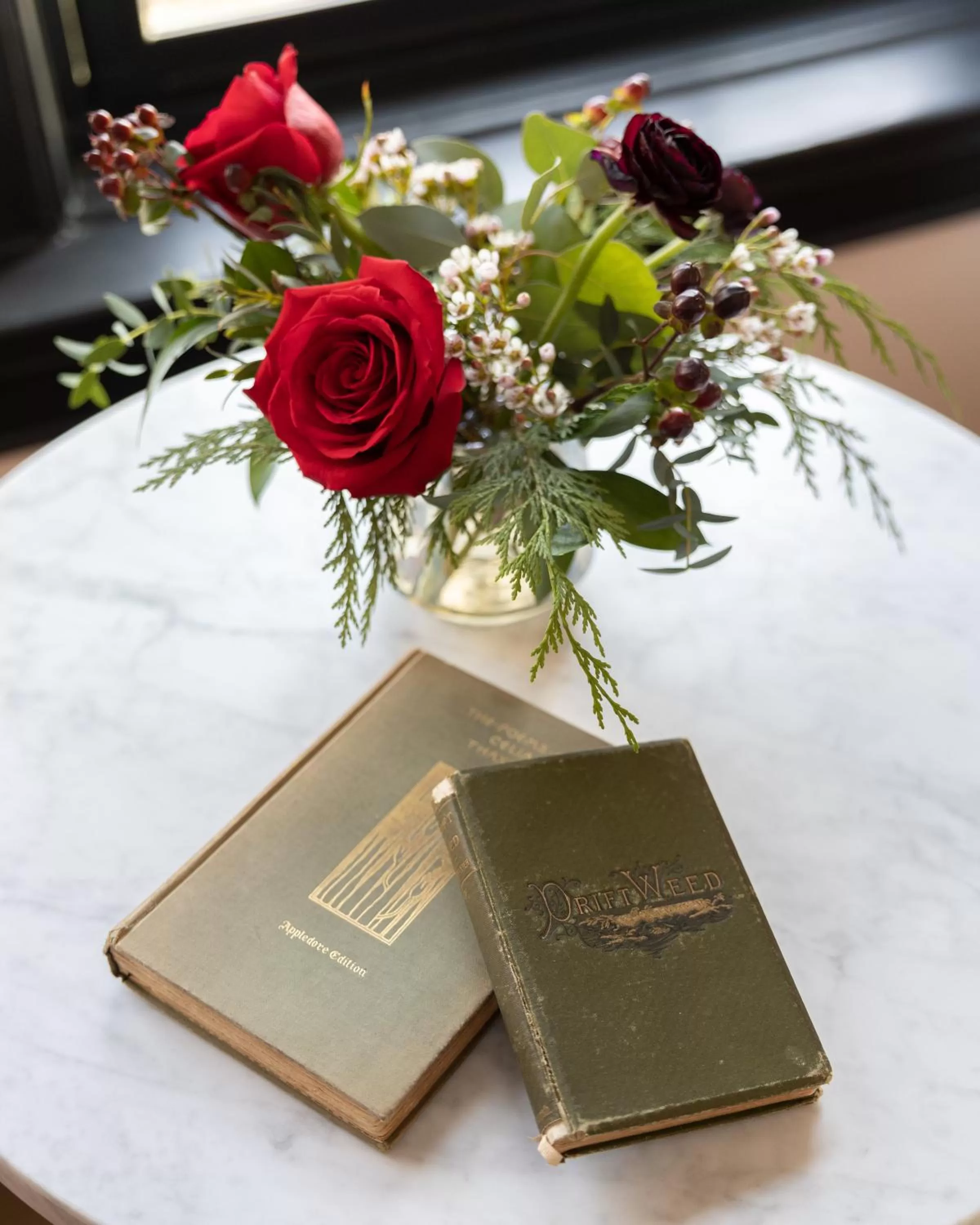 Decorative detail in Hotel Thaxter