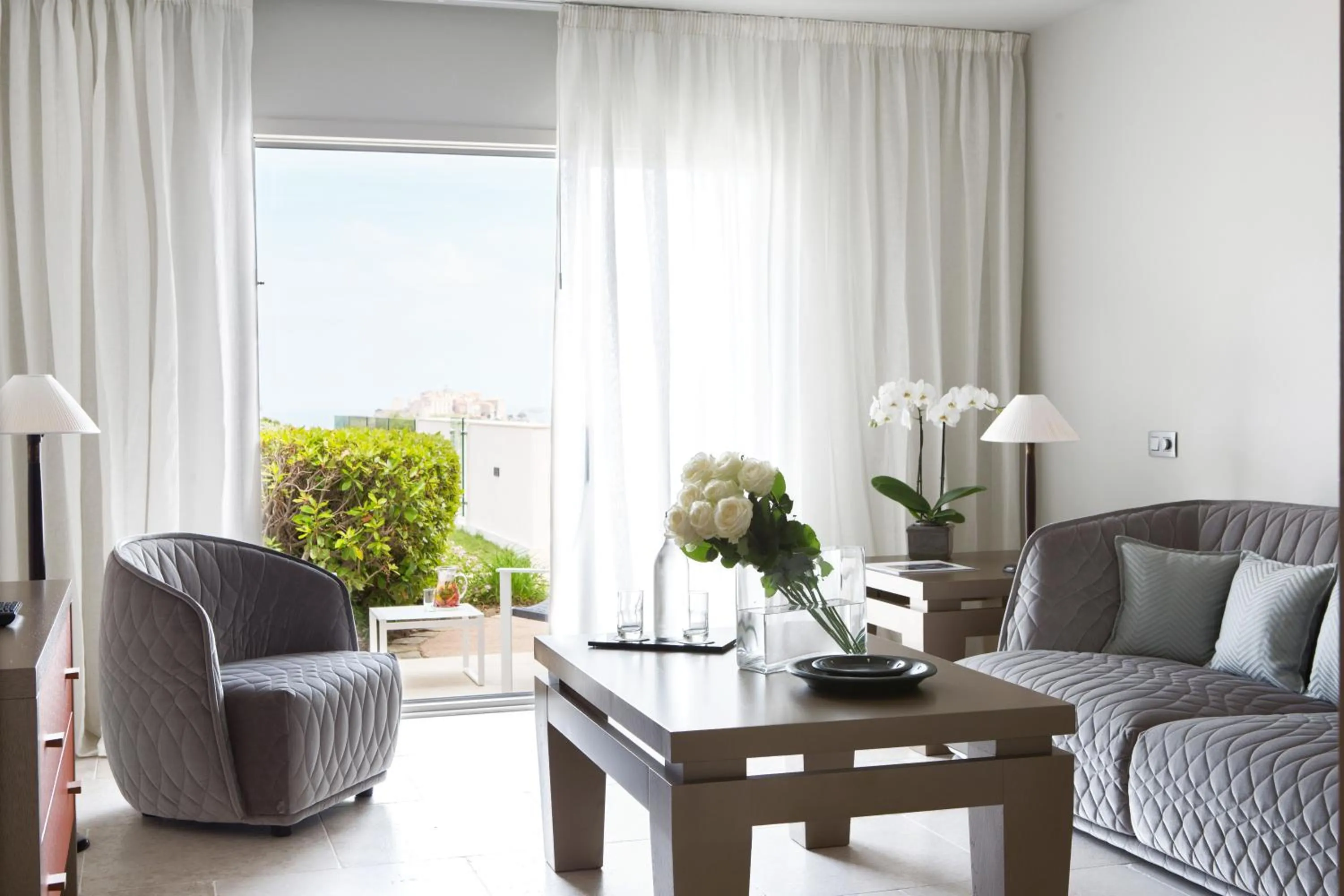 Photo of the whole room in La Villa Calvi