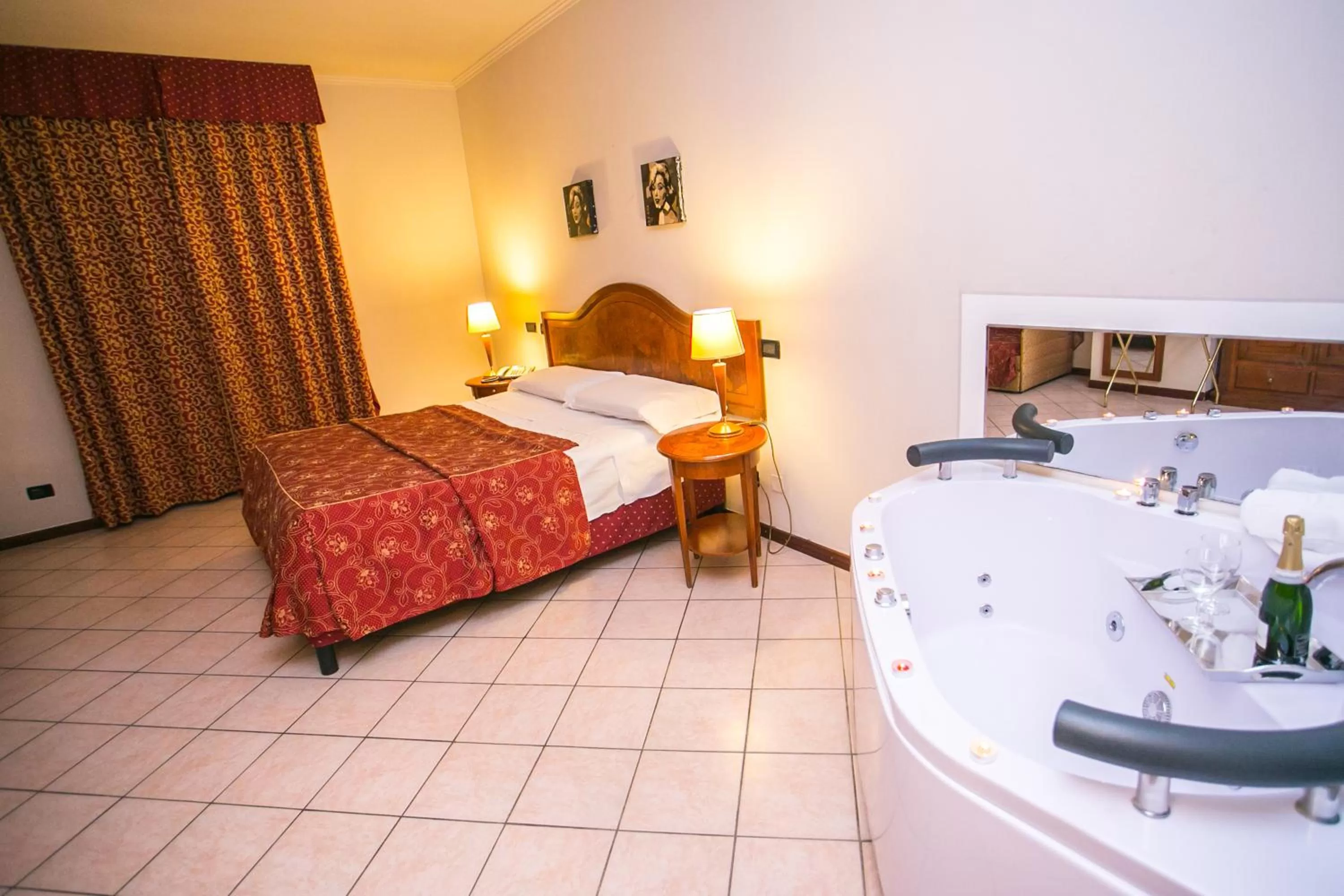 Photo of the whole room, Bed in Primotel Brescia