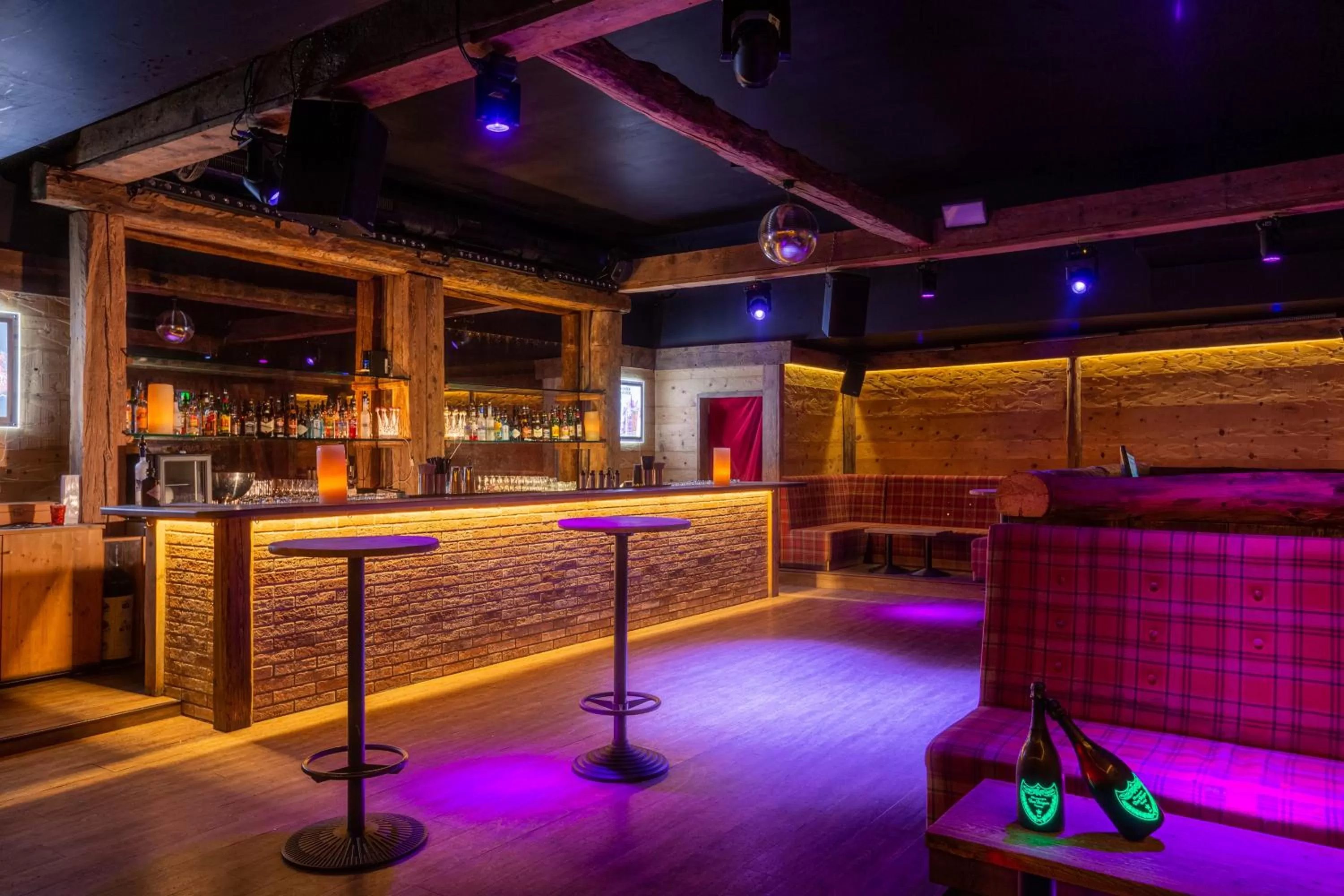 Nightclub / DJ in Hotel Arte