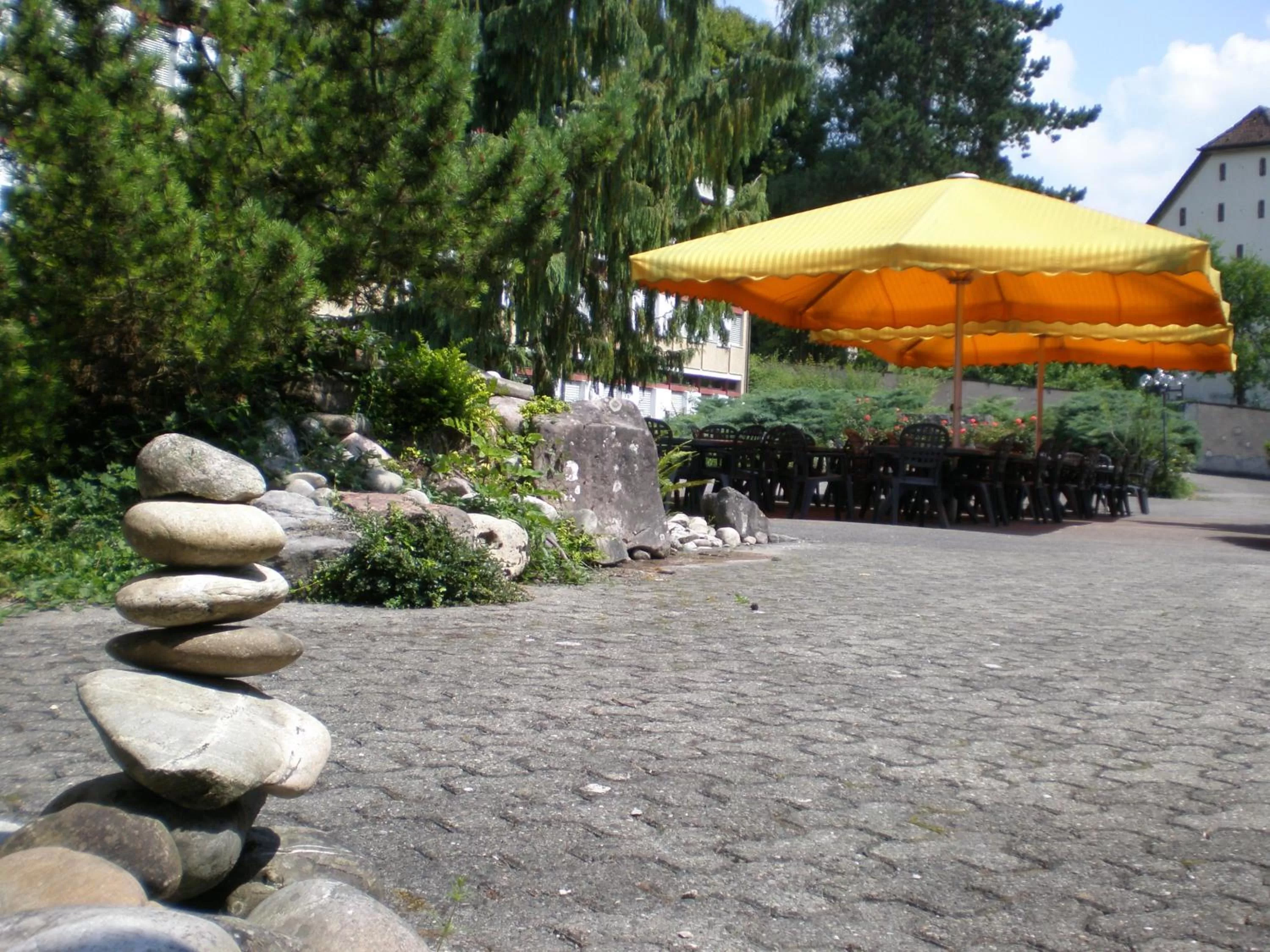 Patio in Hôtel Centre Saint-François