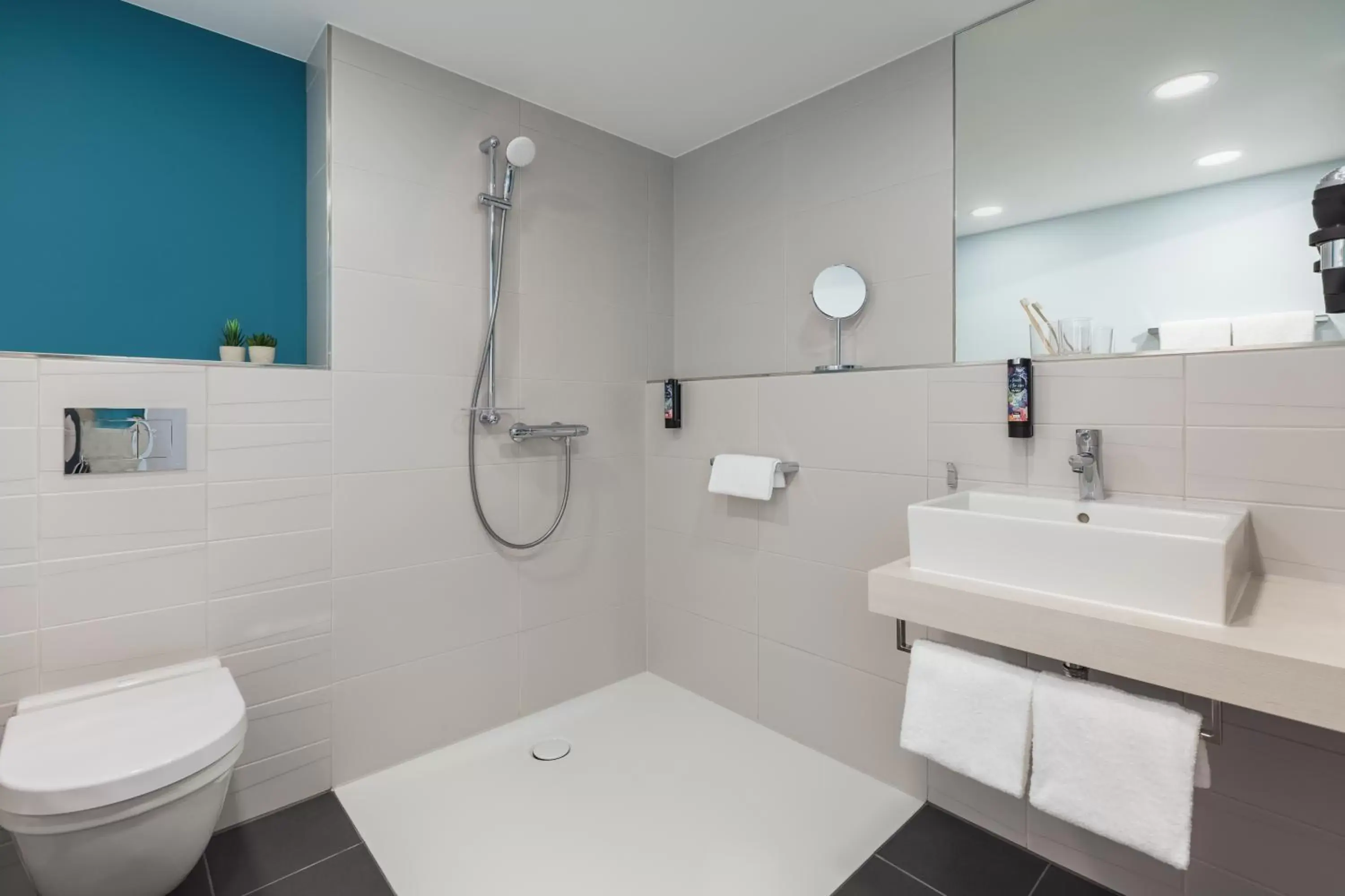 Superior Double Room in Holiday Inn - the niu, Seven Dusseldorf Ost by IHG Superior Double Room in Holiday Inn - the niu, Seven Dusseldorf Ost by IHG