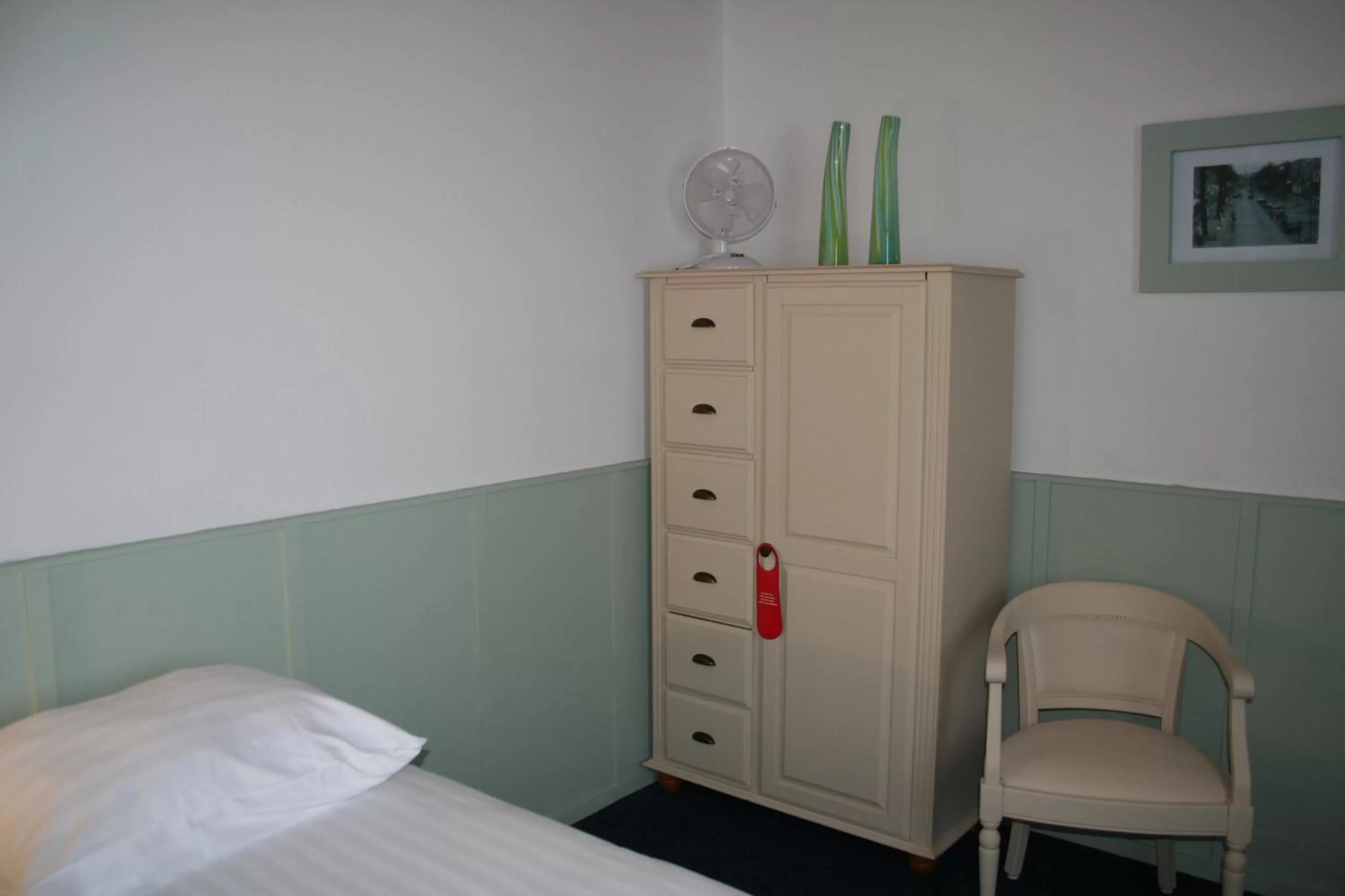 Bed in Hotel Verhoeven