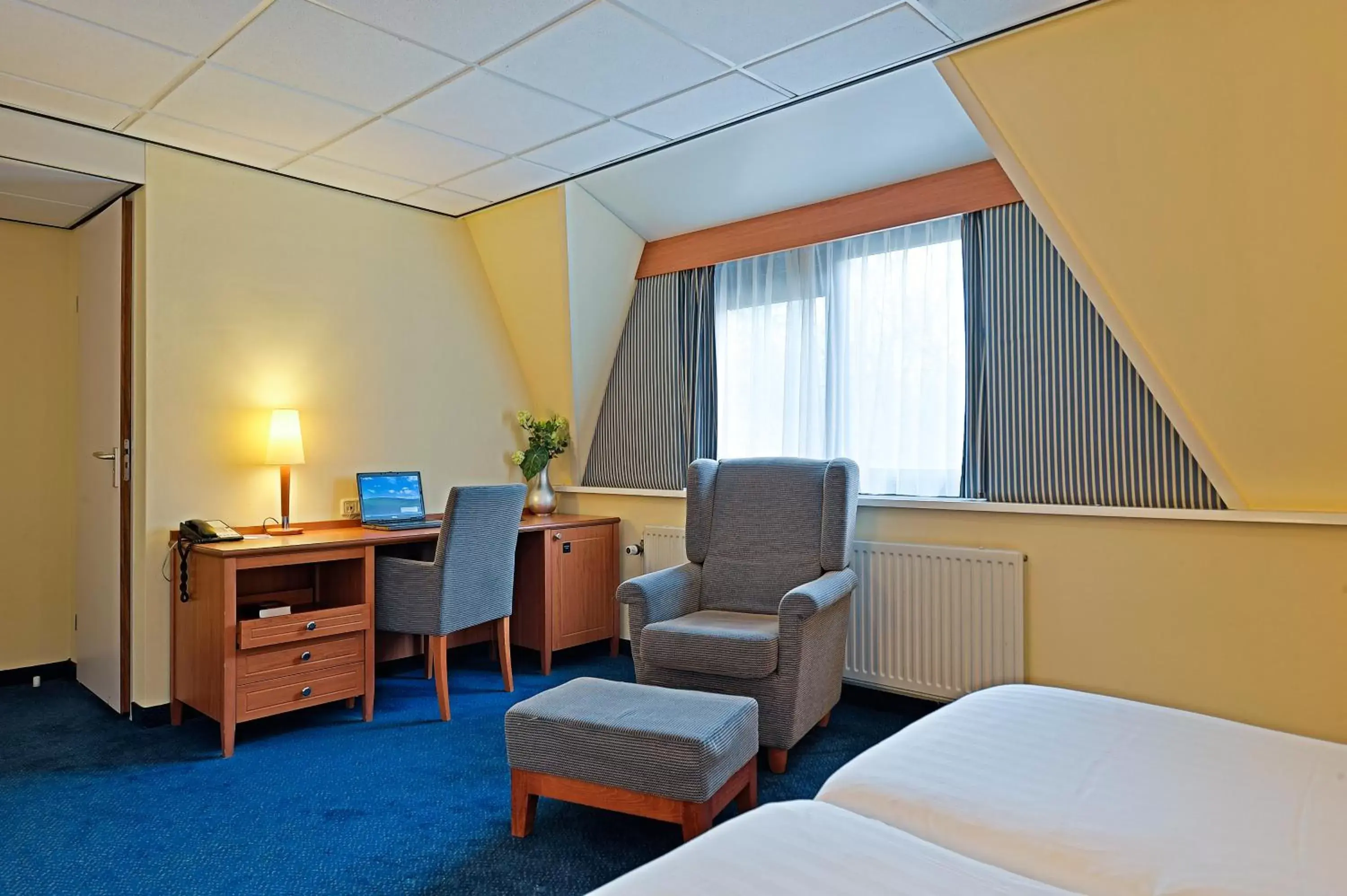 Deluxe Double Room with Bath & Shower in Fletcher Hotel Restaurant Epe-Zwolle Deluxe Double Room with Bath & Shower in Fletcher Hotel Restaurant Epe-Zwolle