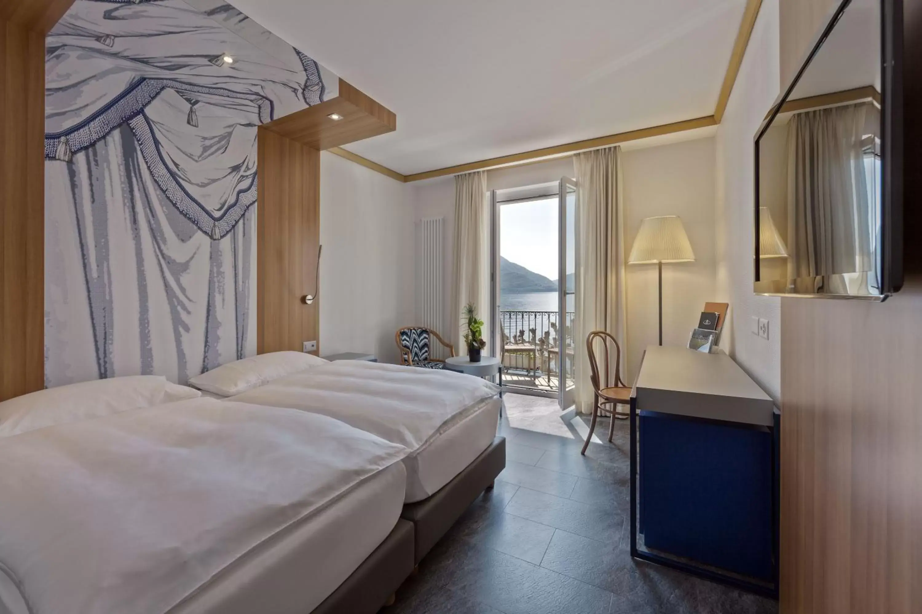 Twin Room with Balcony and Lake View in Albergo Carcani by Ketty & Tommy Twin Room with Balcony and Lake View in Albergo Carcani by Ketty & Tommy