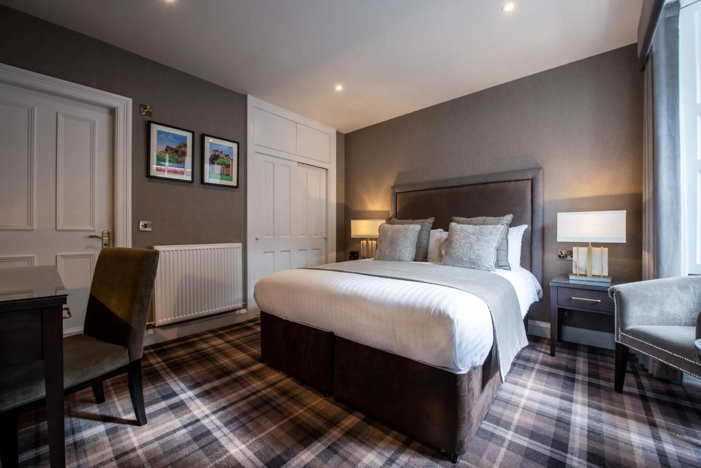 Bedroom, Bed in Royal Scots Club