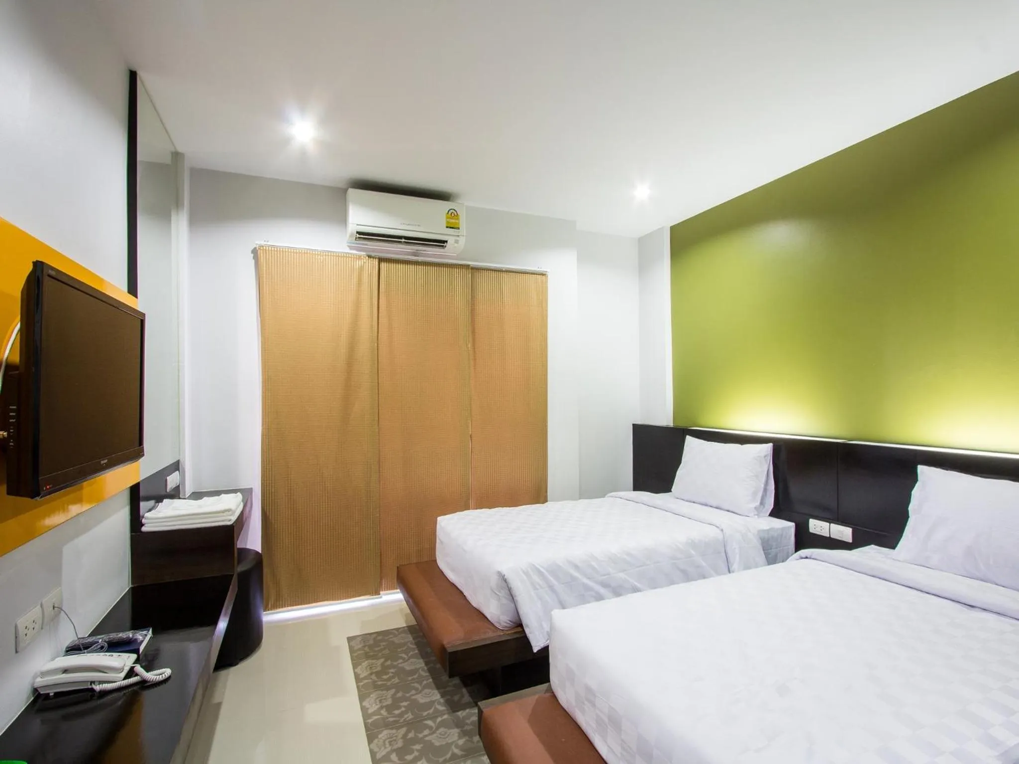 Photo of the whole room, Bed in Maison de Cheer