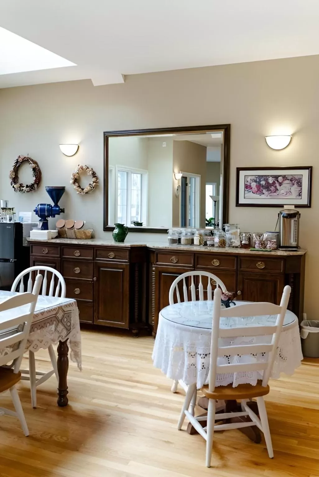 Dining area in Lady MacDonald Country Inn