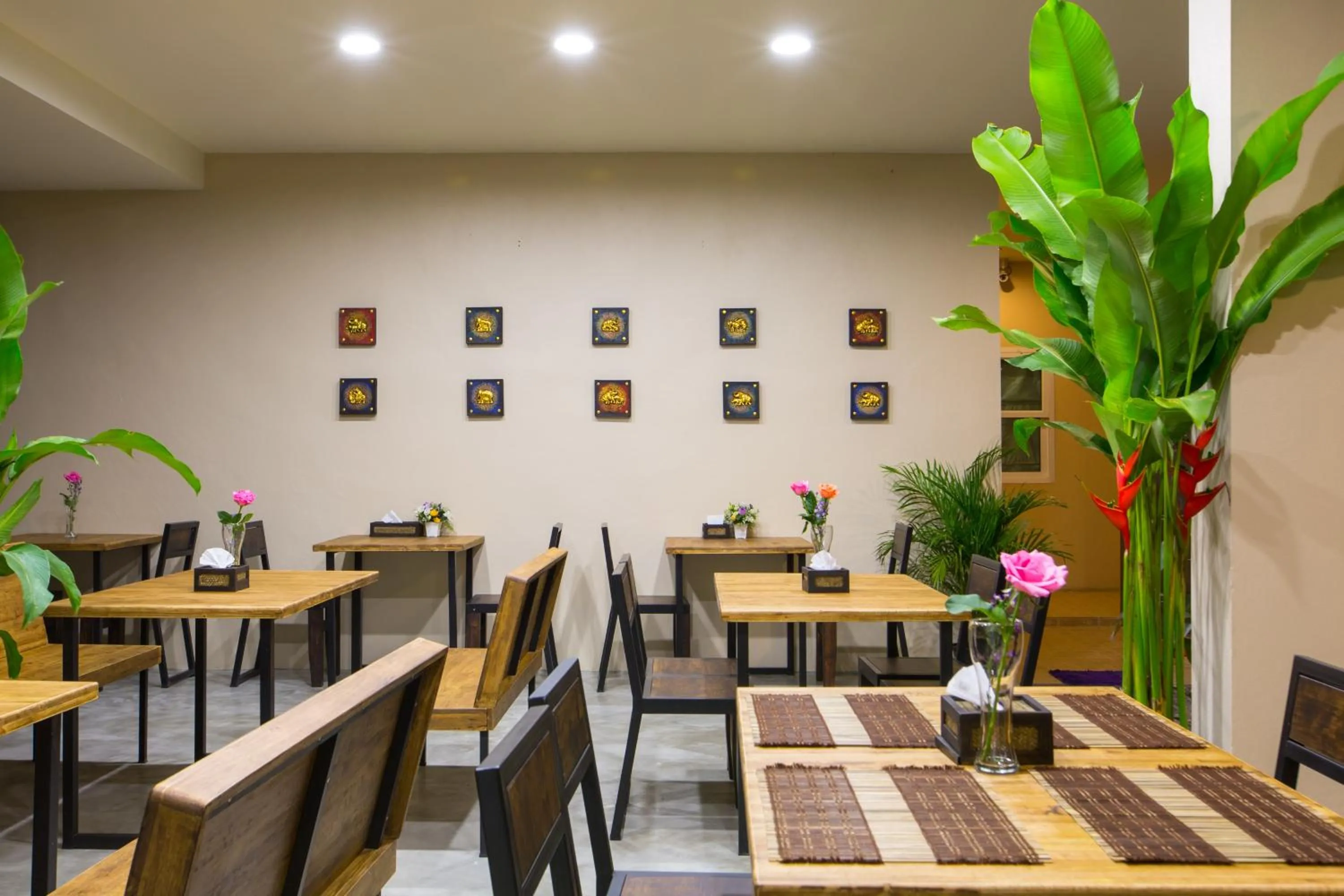 Food and drinks in Chiang Mai Waroros Boutique Hotel