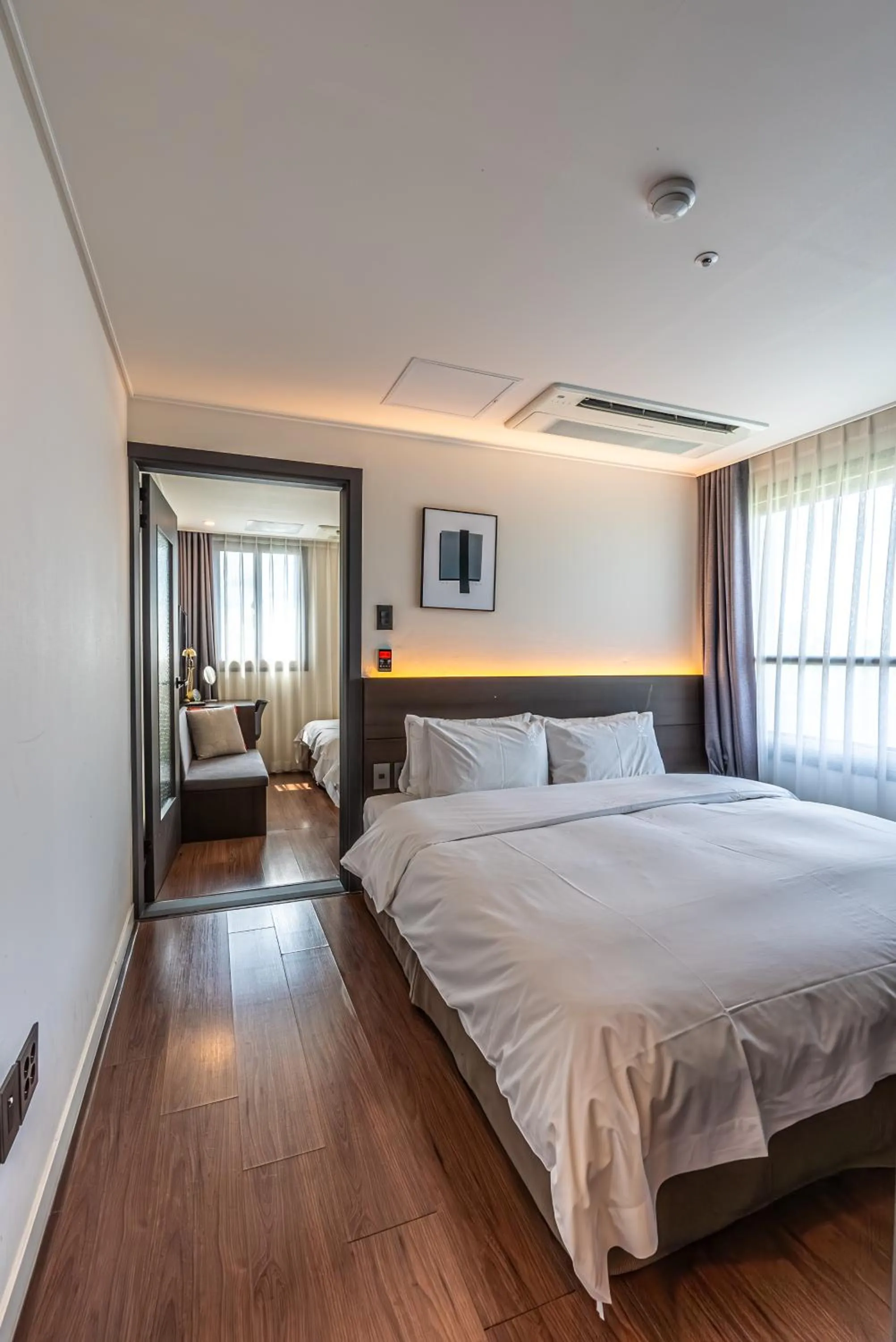 TV and multimedia, Bed in Hotel The Grang Jungmun